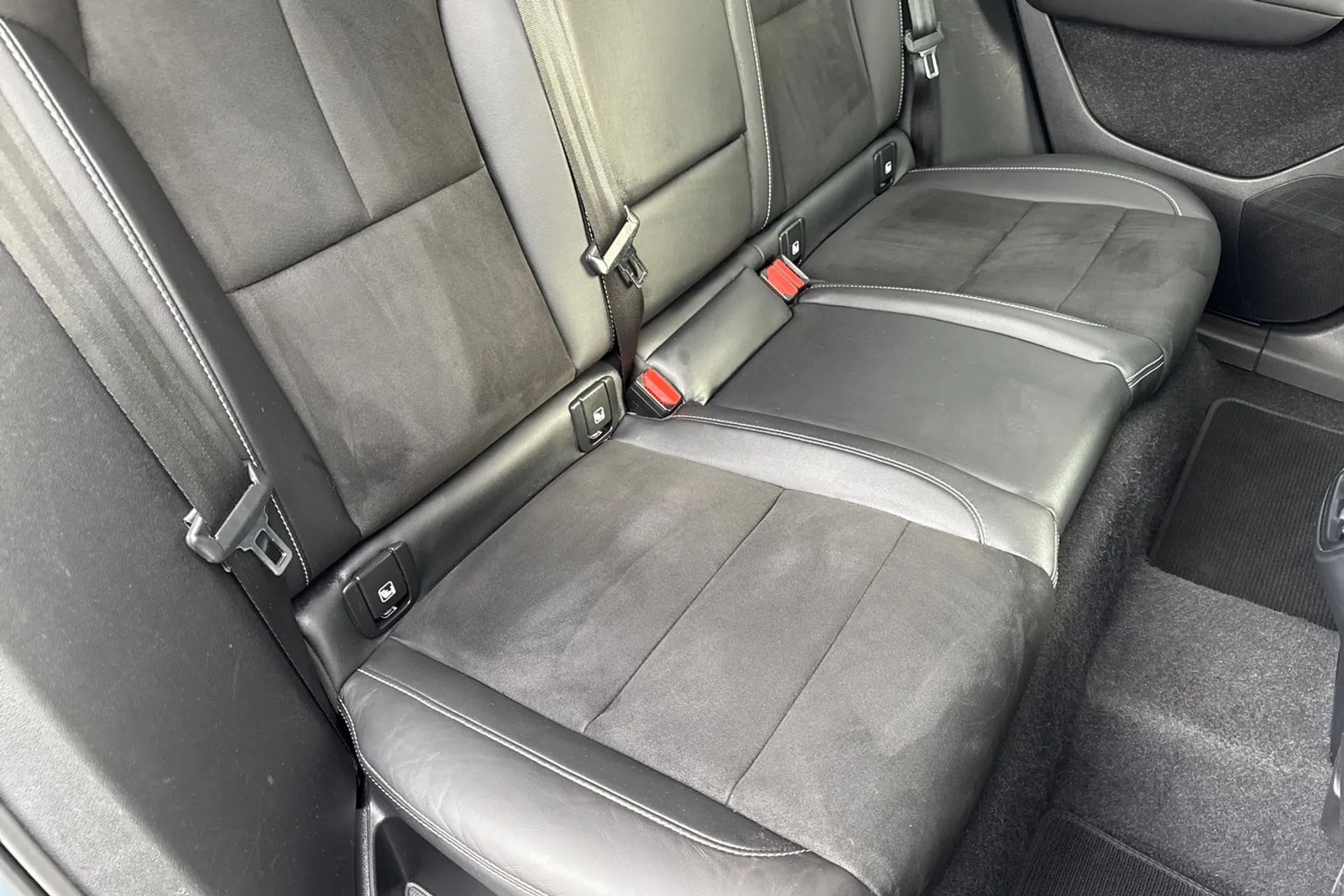 Volvo XC40 thumbnail image number 25