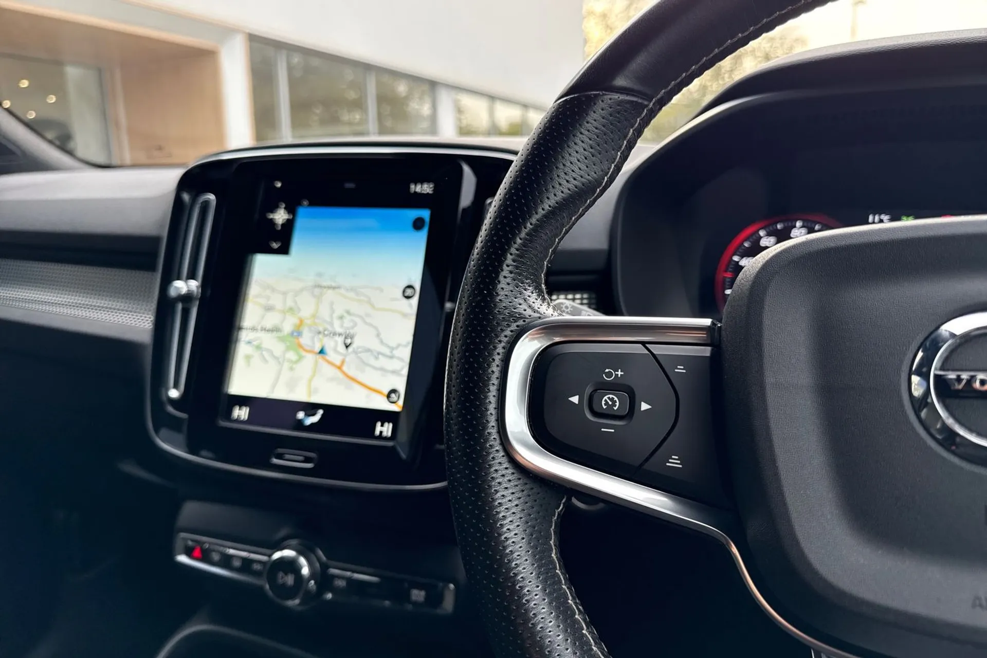 Volvo XC40 thumbnail image number 36