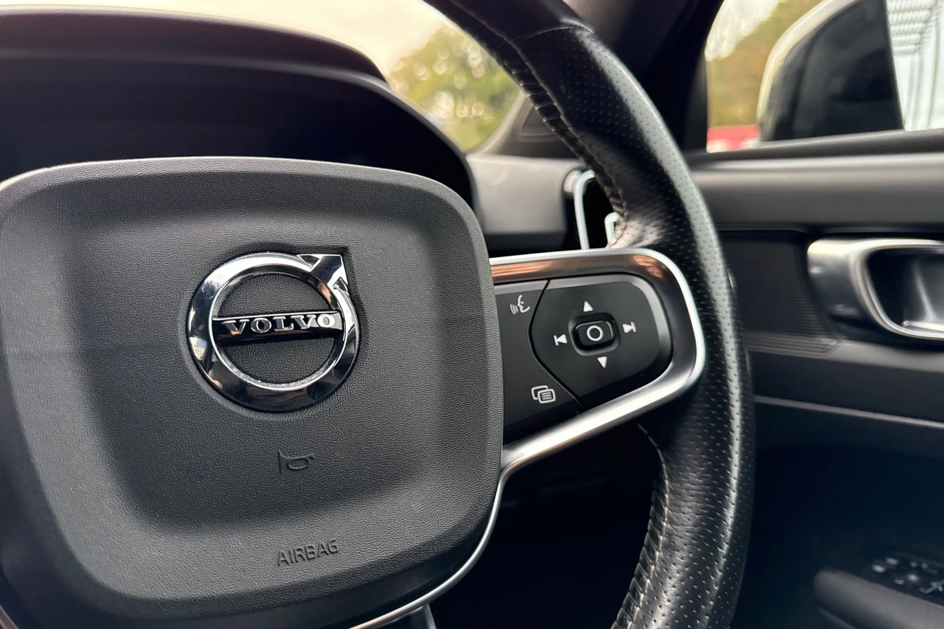 Volvo XC40 thumbnail image number 37