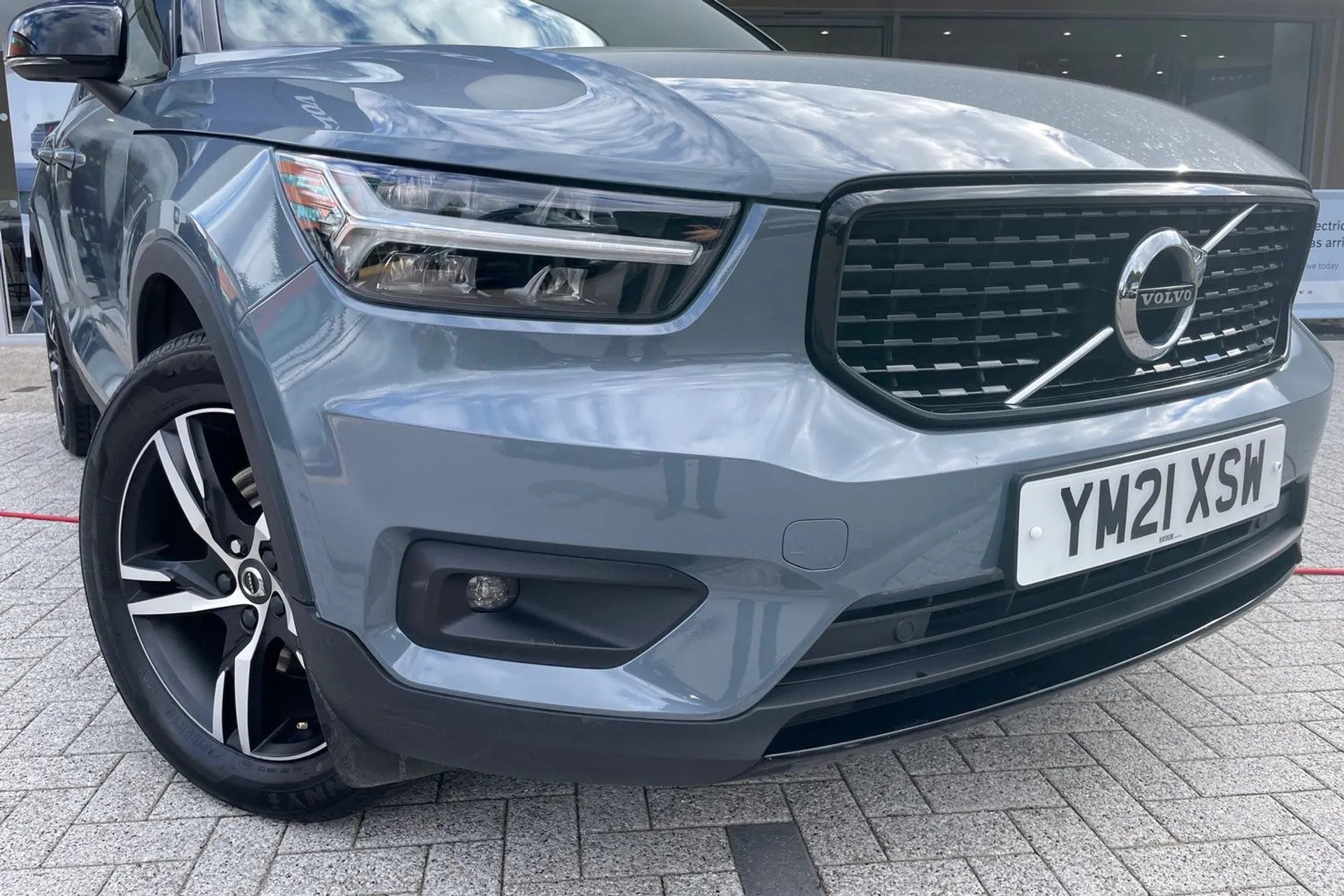 Volvo XC40 thumbnail image number 6