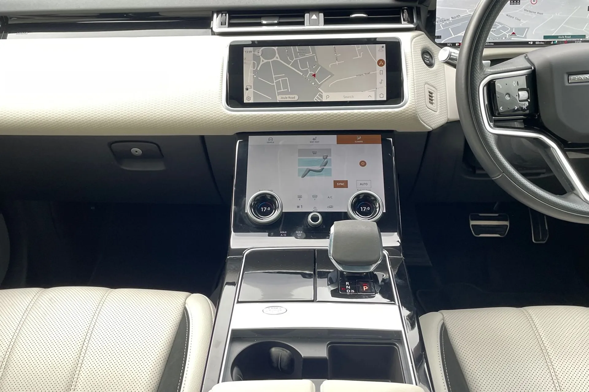 LAND ROVER RANGE ROVER VELAR thumbnail image number 15