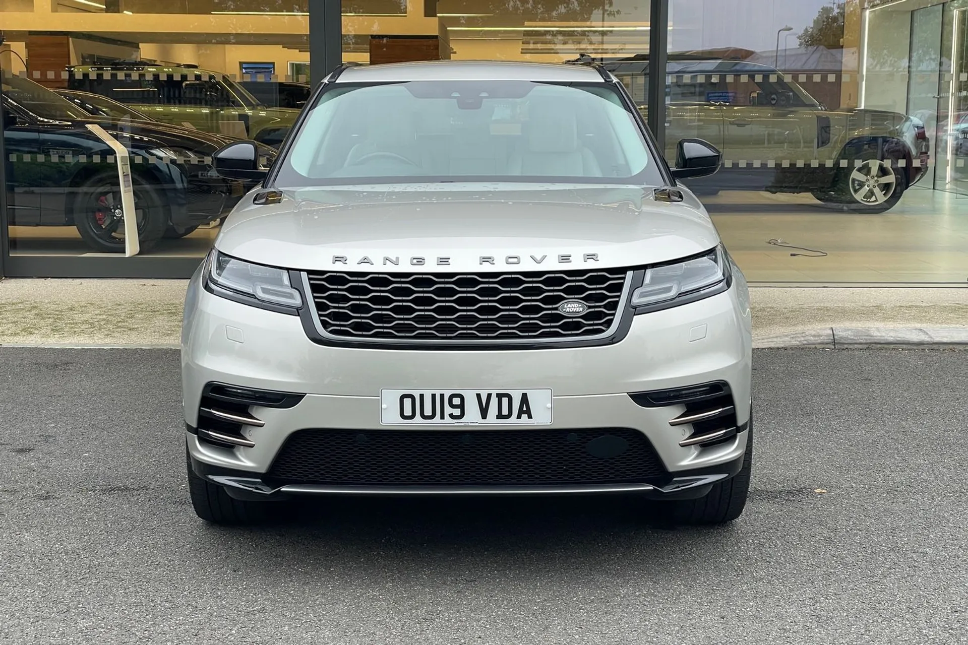 LAND ROVER RANGE ROVER VELAR thumbnail image number 6