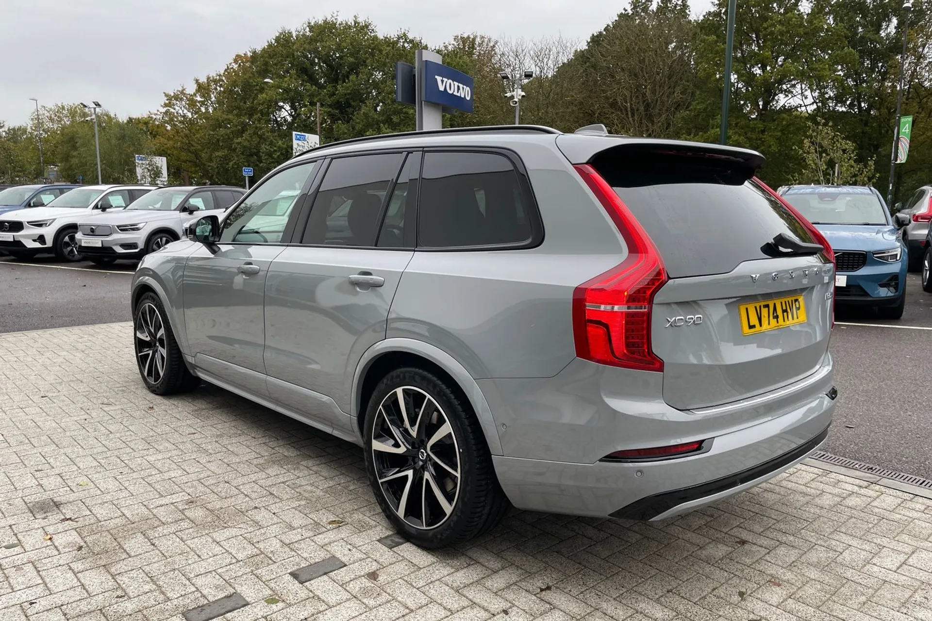 Volvo XC90 thumbnail image number 9
