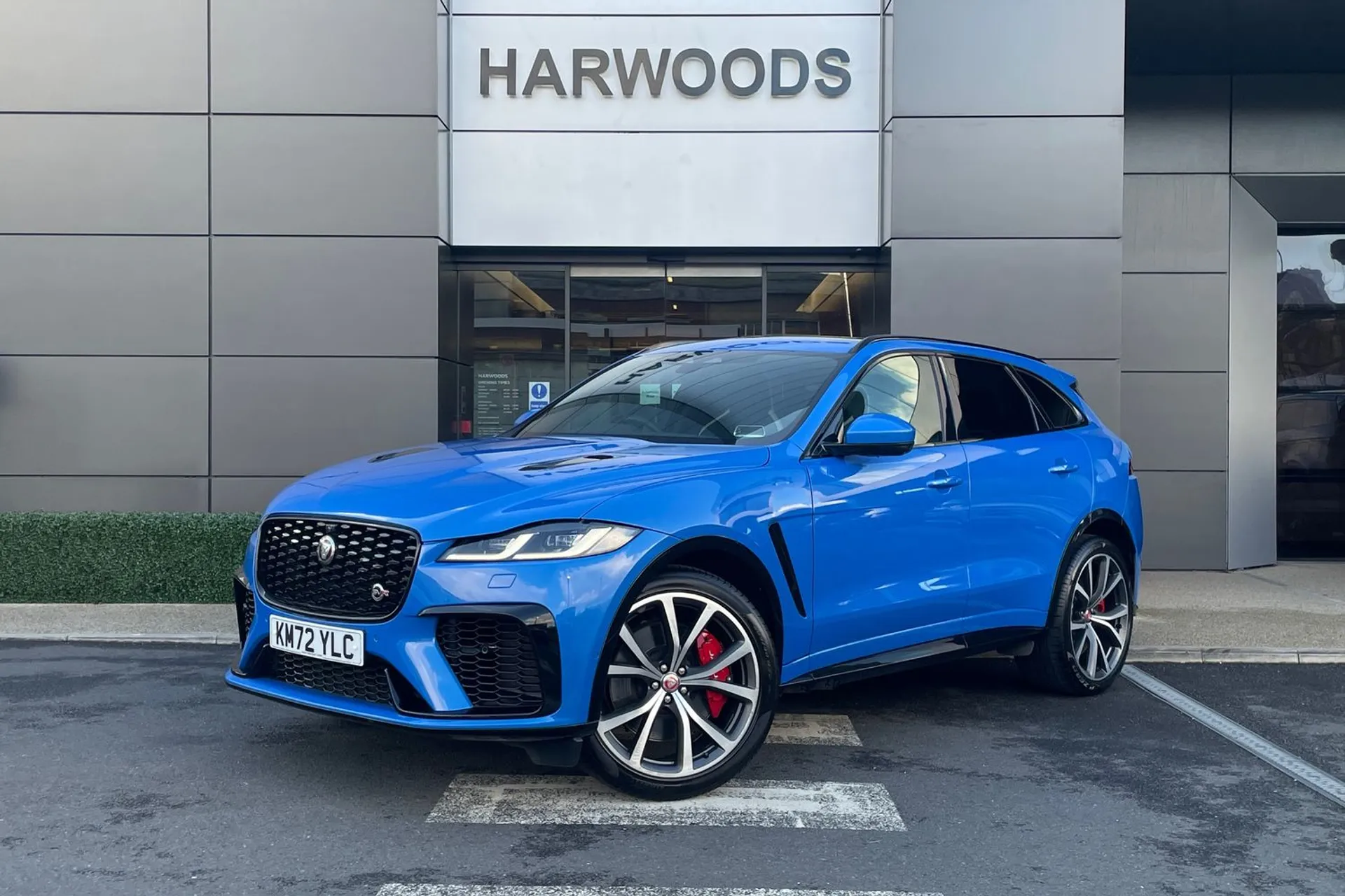 Jaguar F-PACE thumbnail image number 16