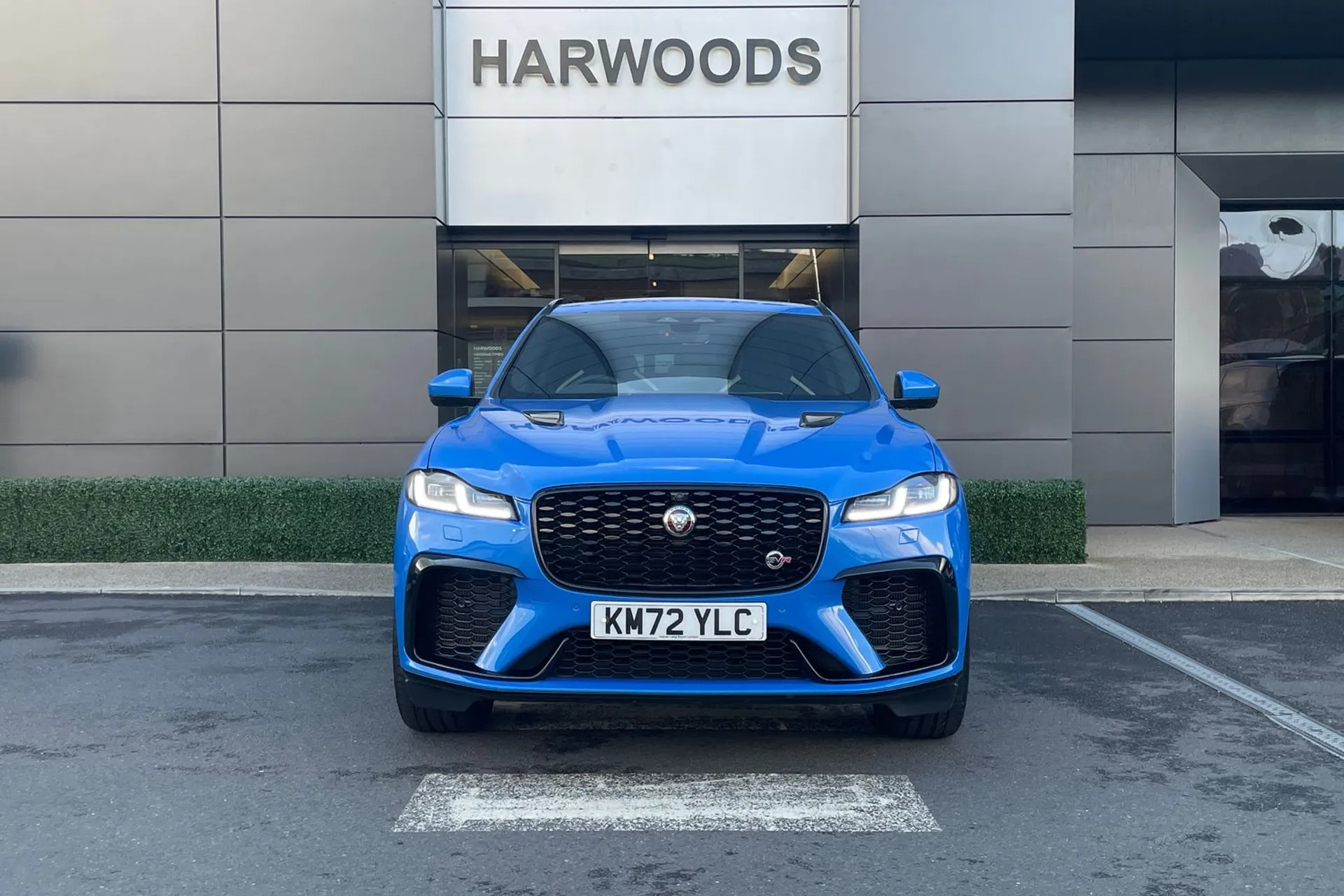 Jaguar F-PACE thumbnail image number 17