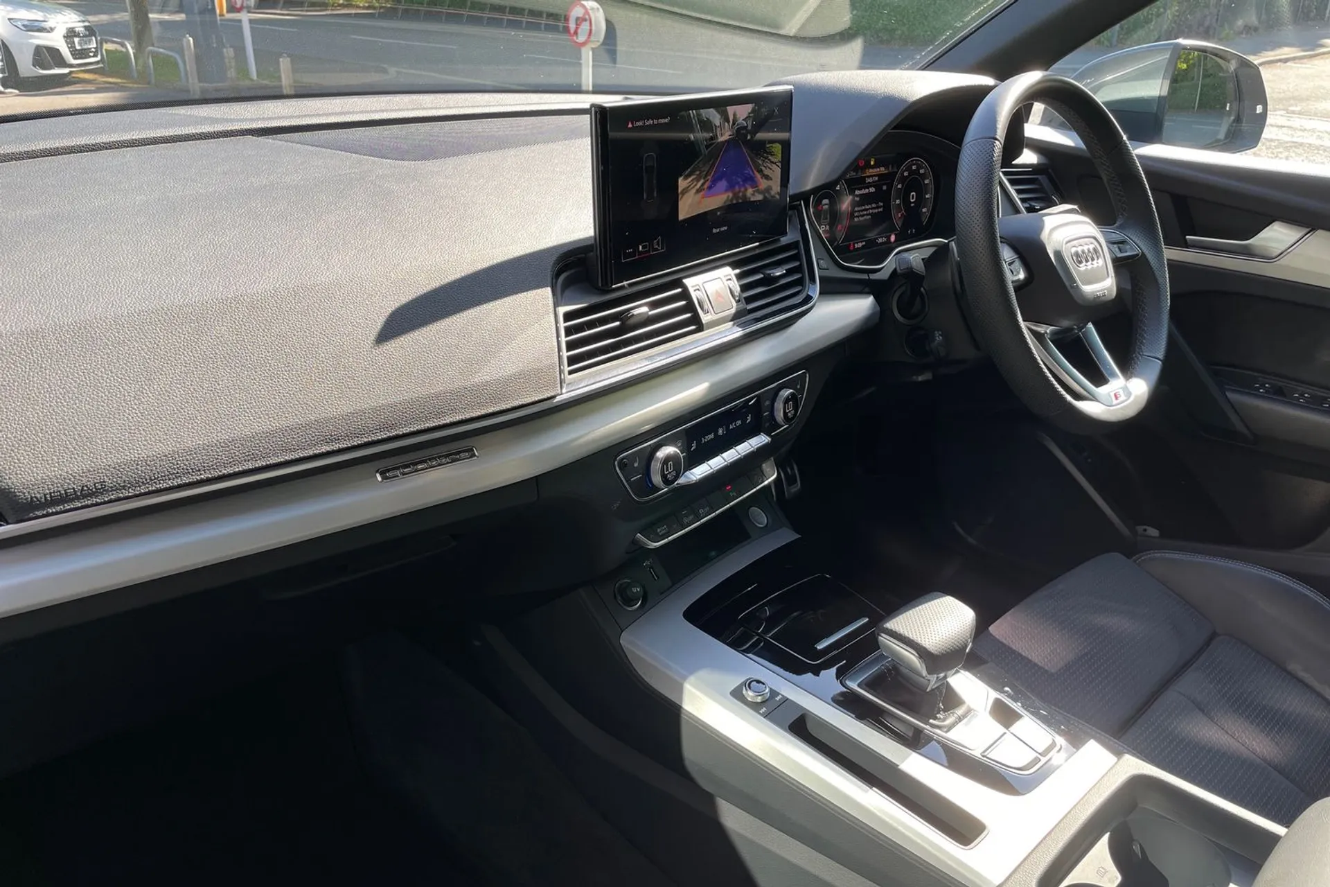 Audi Q5 thumbnail image number 25