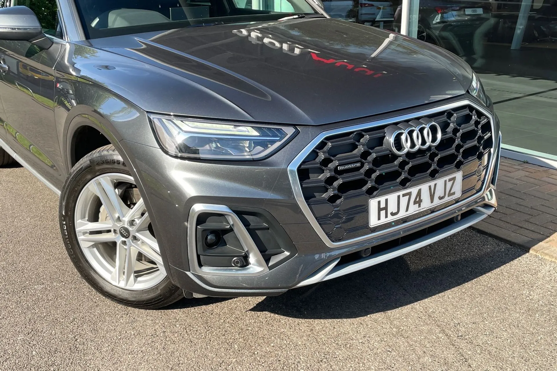 Audi Q5 thumbnail image number 14