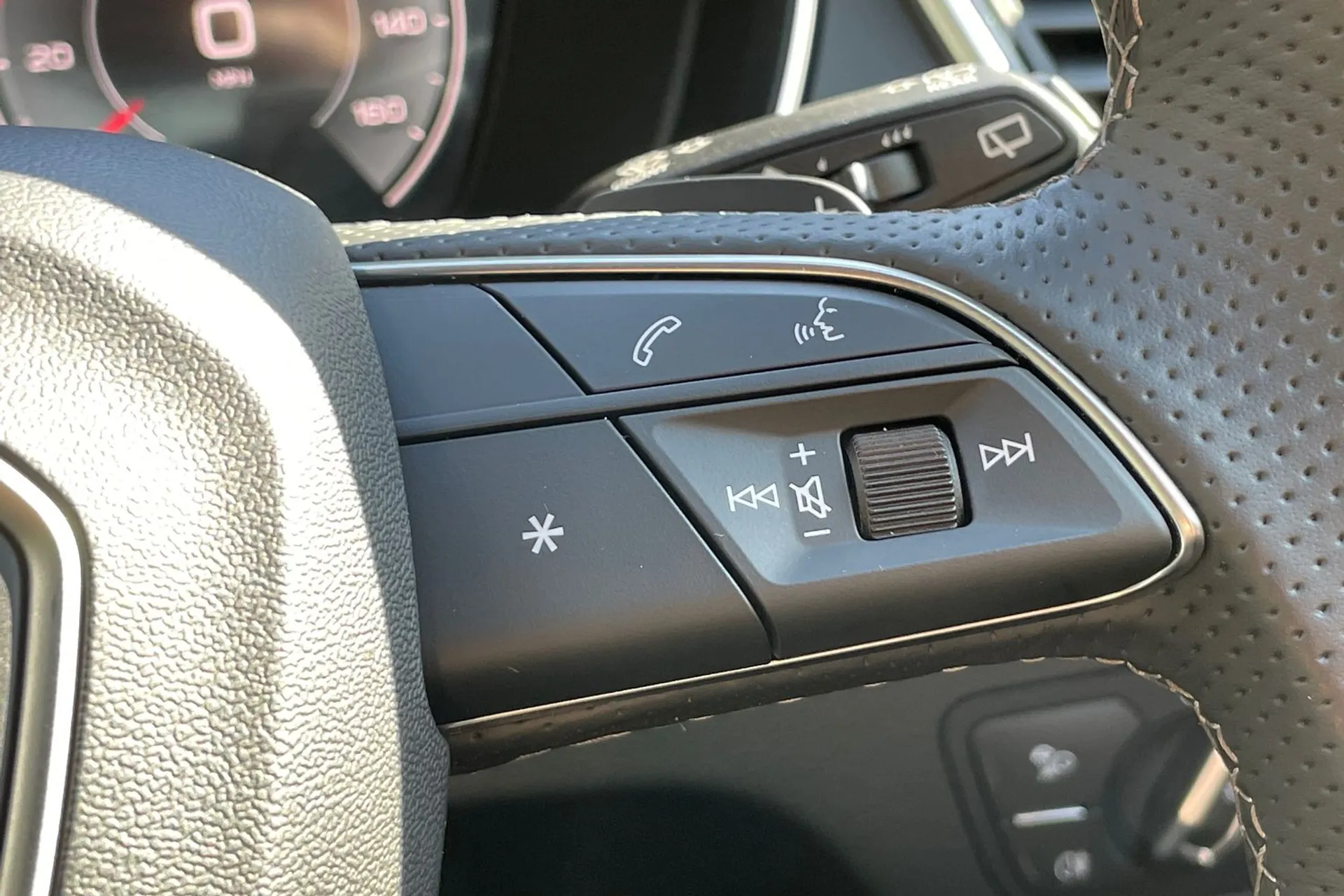 Audi Q5 thumbnail image number 35