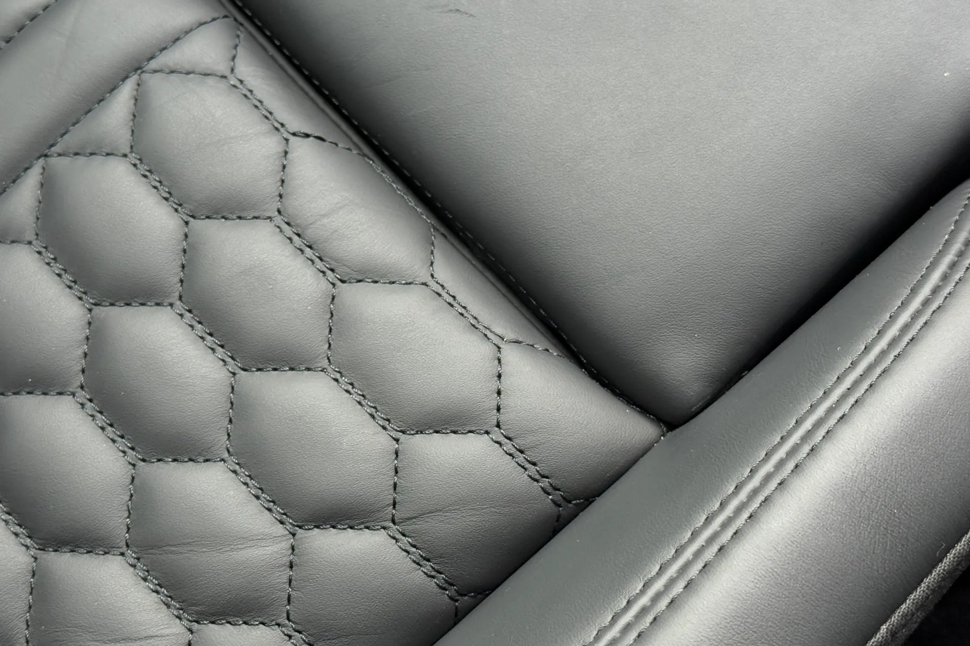 Audi RS3 thumbnail image number 24