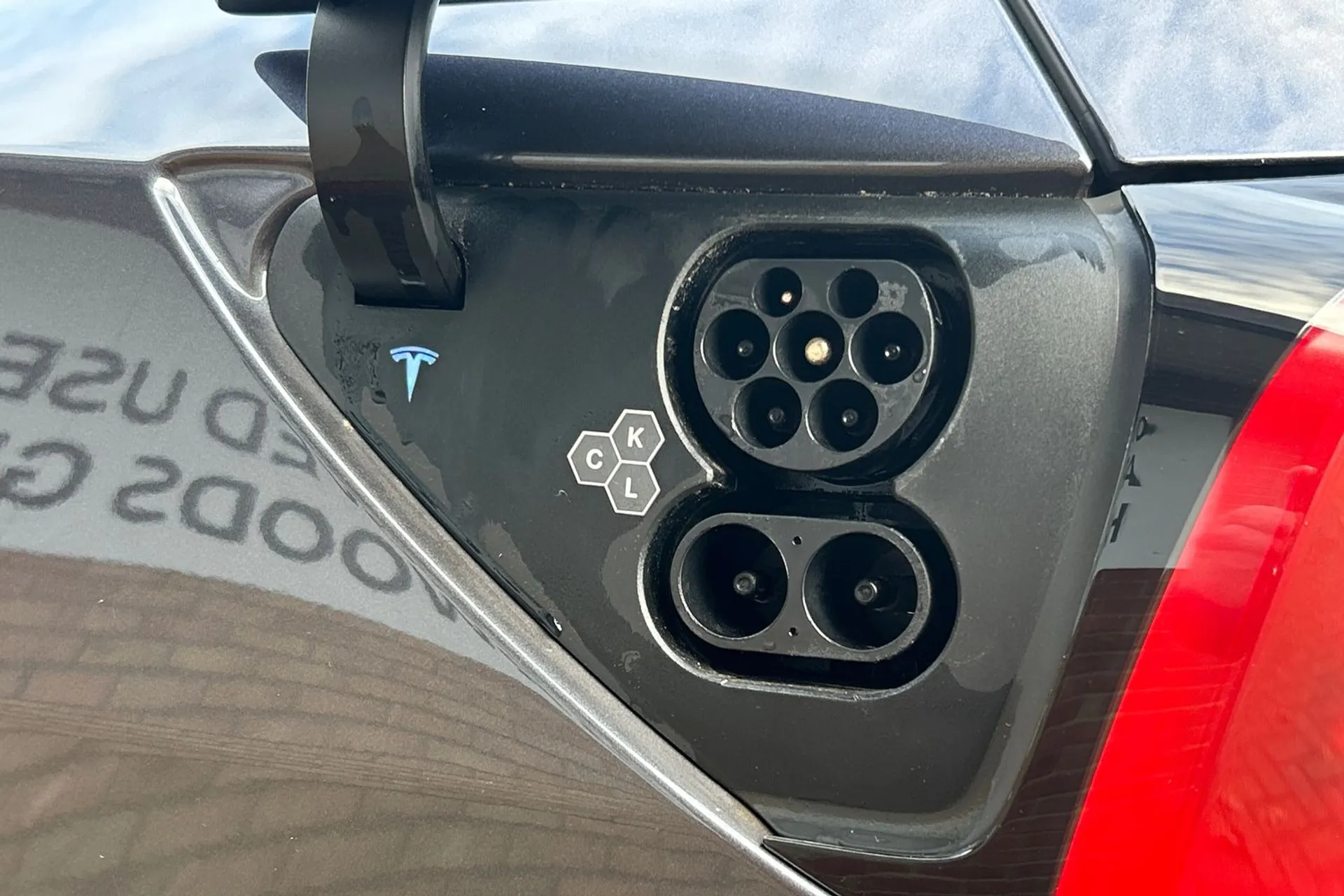 TESLA MODEL Y thumbnail image number 21