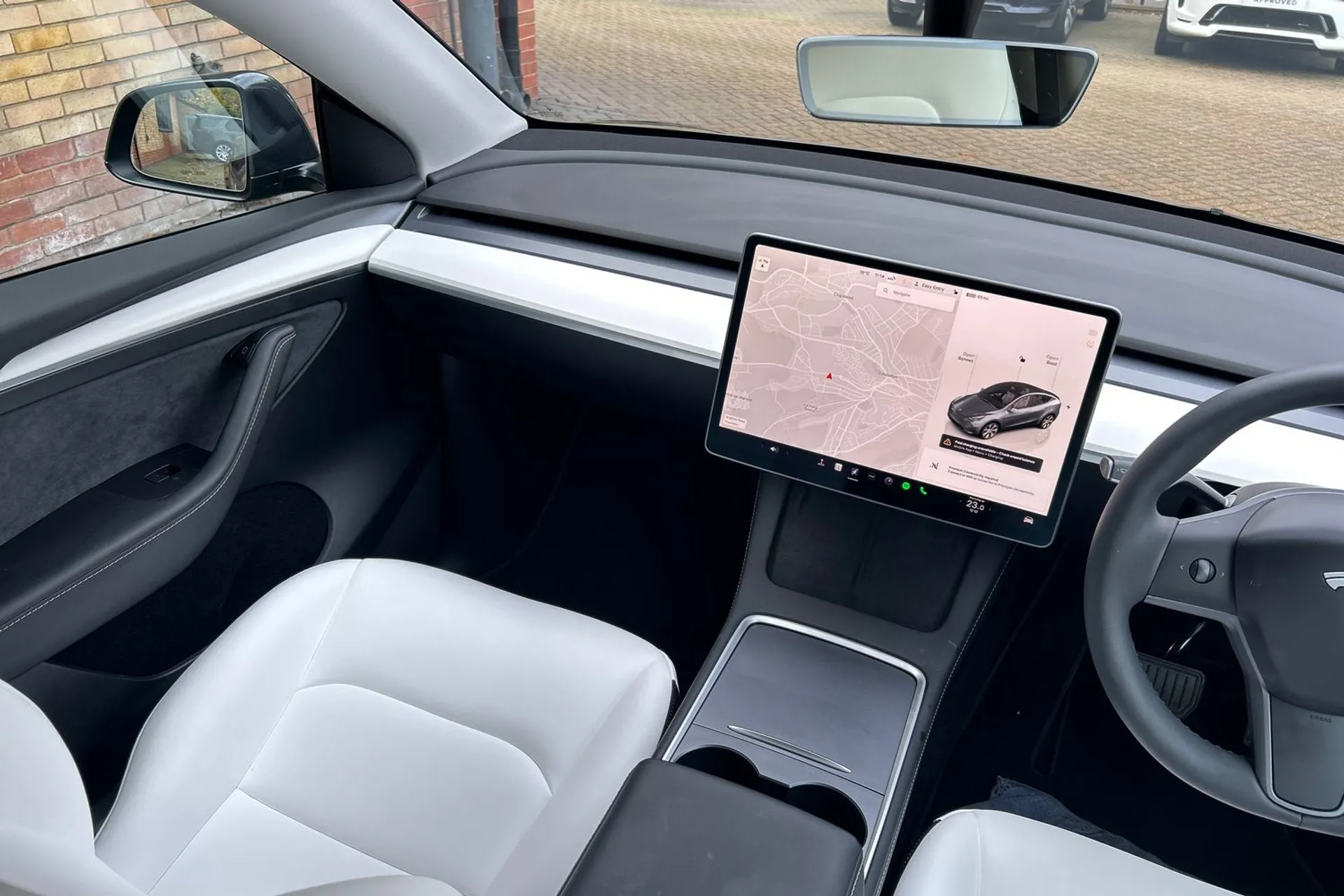 TESLA MODEL Y thumbnail image number 27