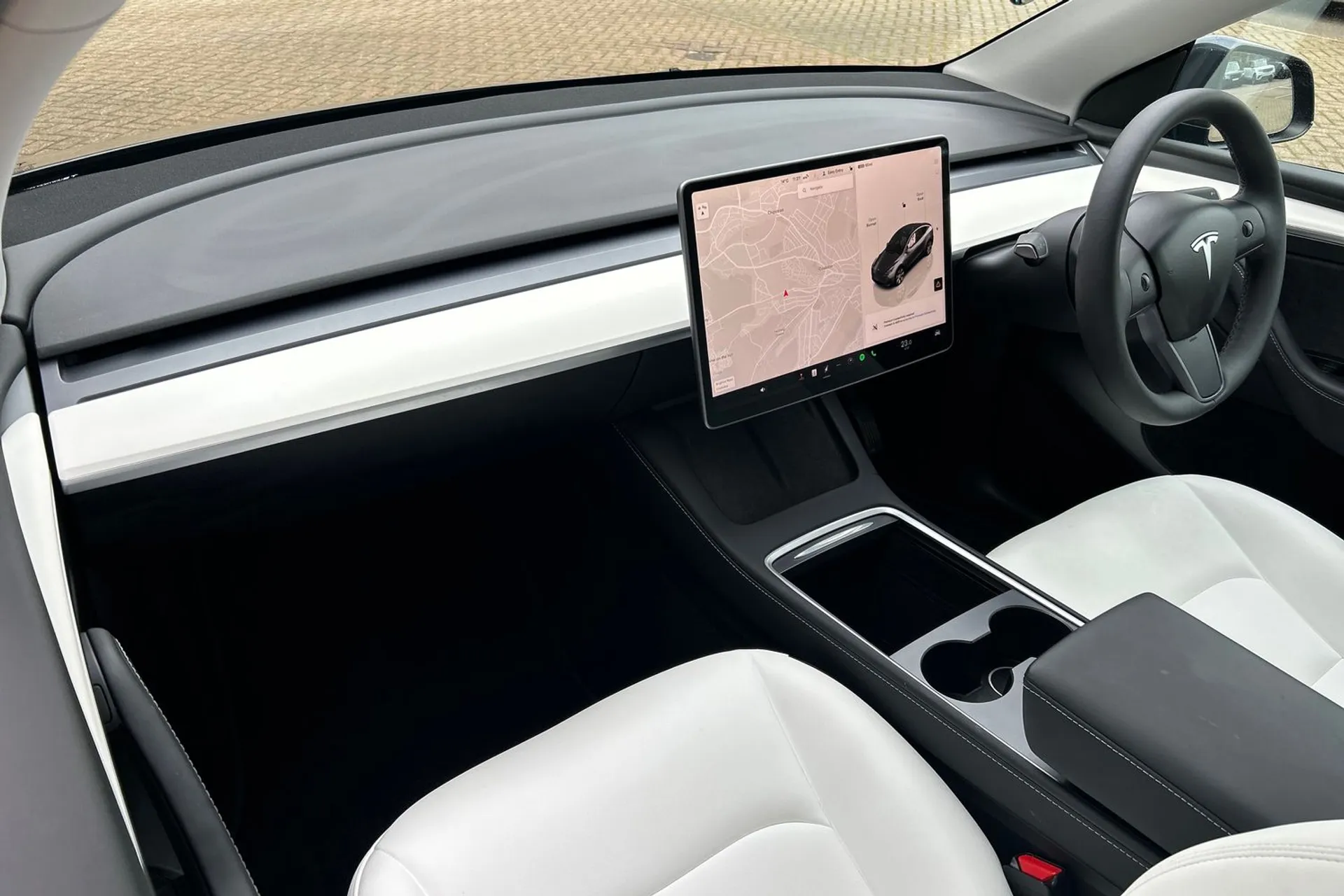 TESLA MODEL Y thumbnail image number 31