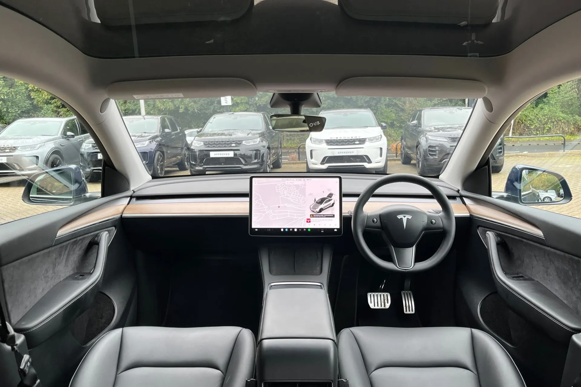 TESLA MODEL Y thumbnail image number 3