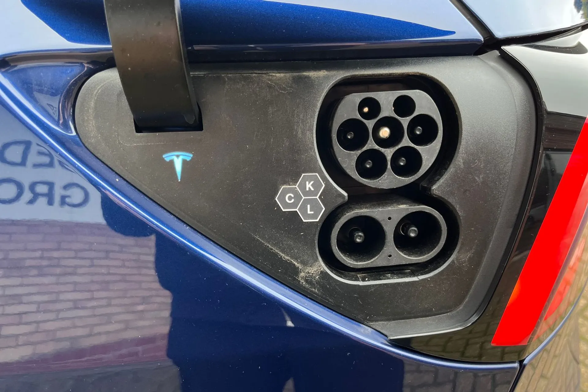 TESLA MODEL Y thumbnail image number 27