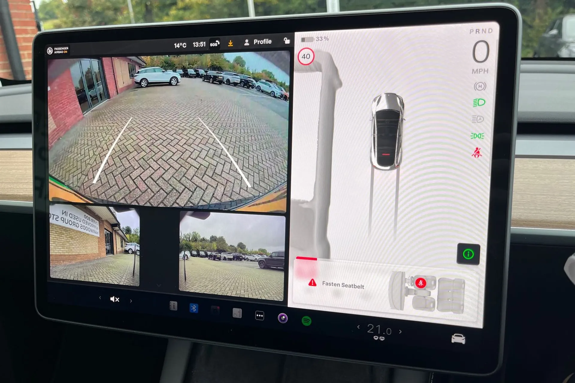 TESLA MODEL Y thumbnail image number 4