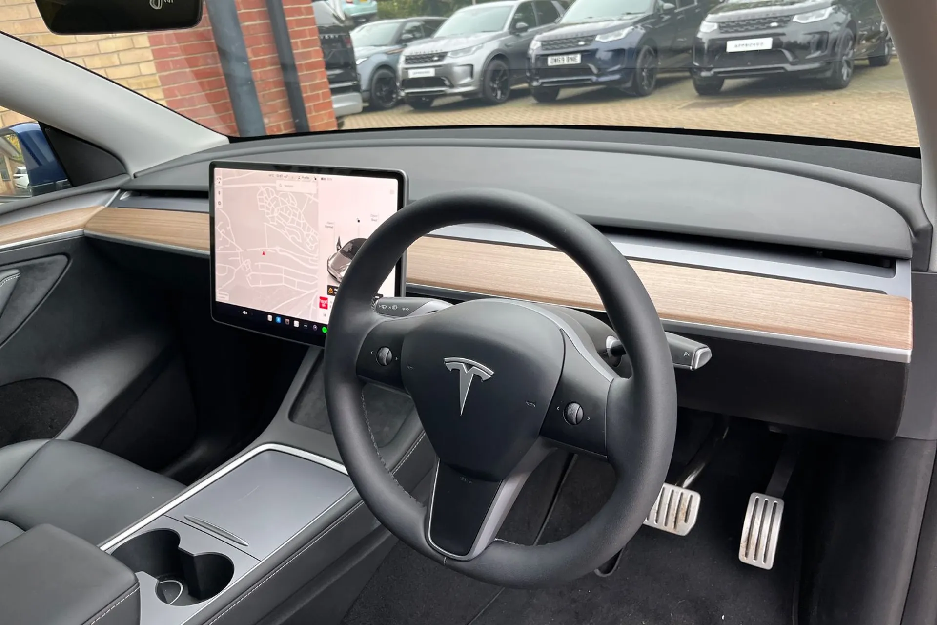 TESLA MODEL Y thumbnail image number 11