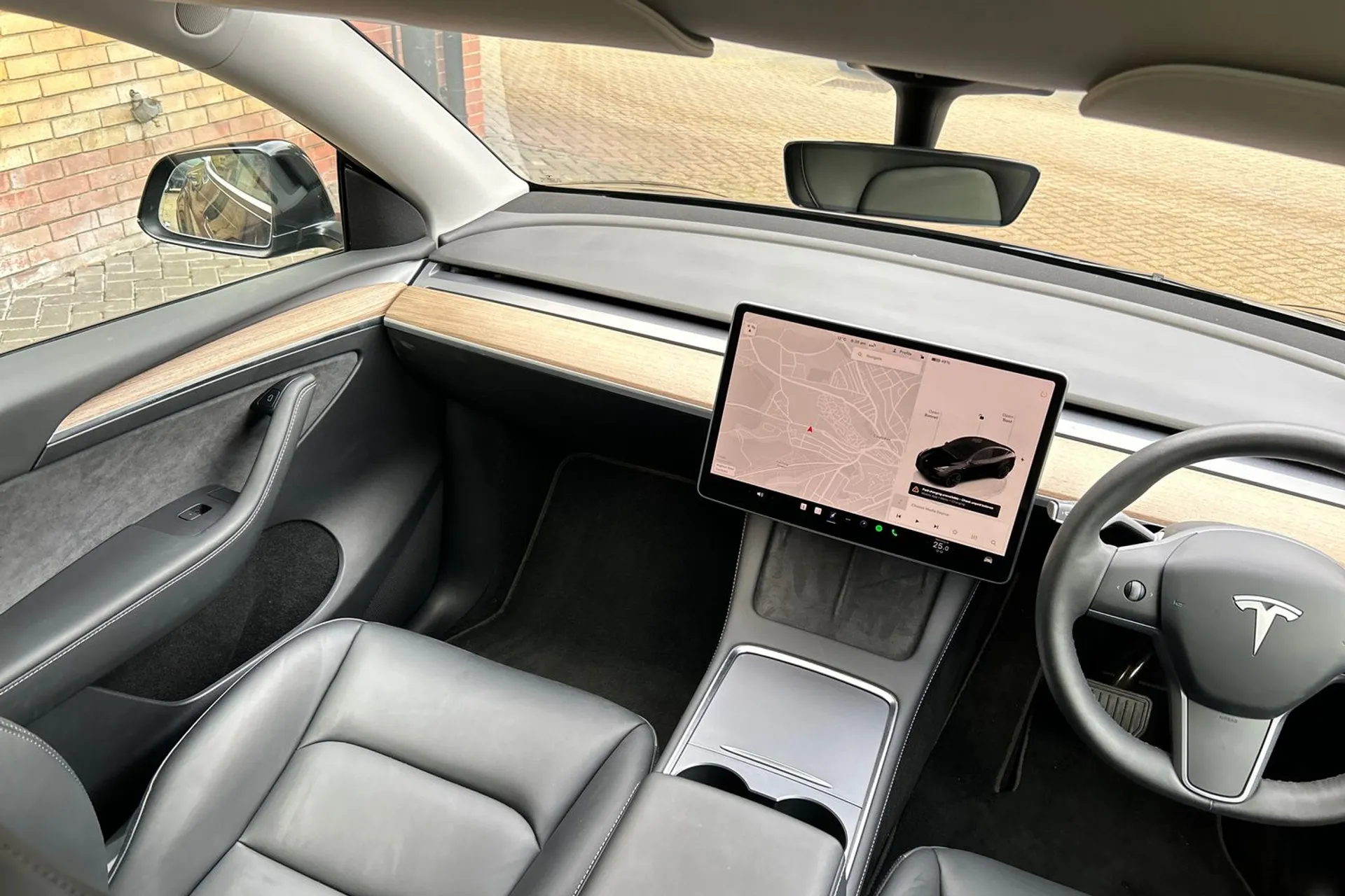 TESLA MODEL Y thumbnail image number 27