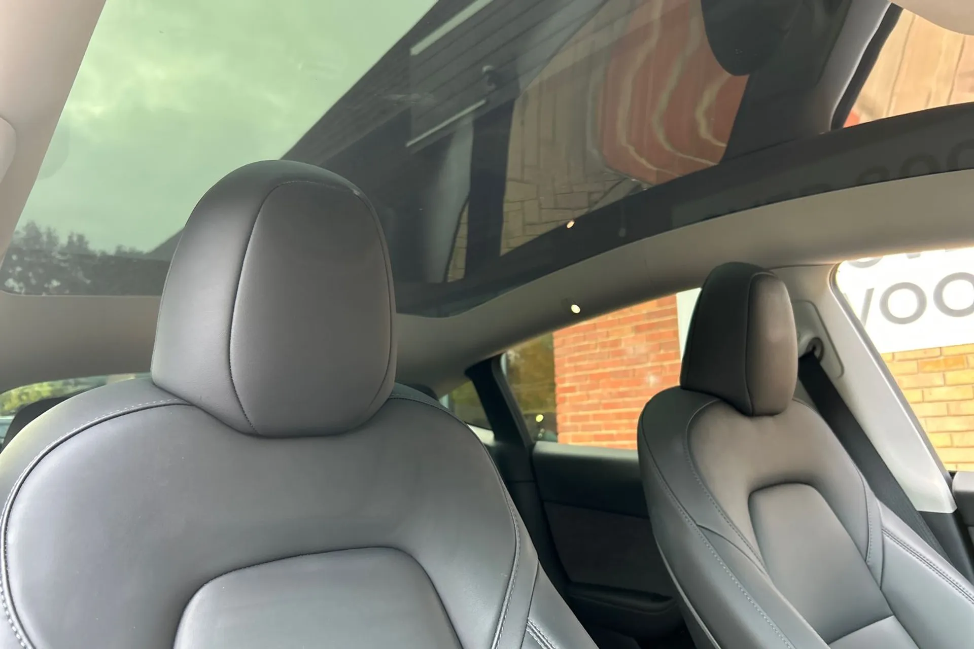 TESLA MODEL Y thumbnail image number 8