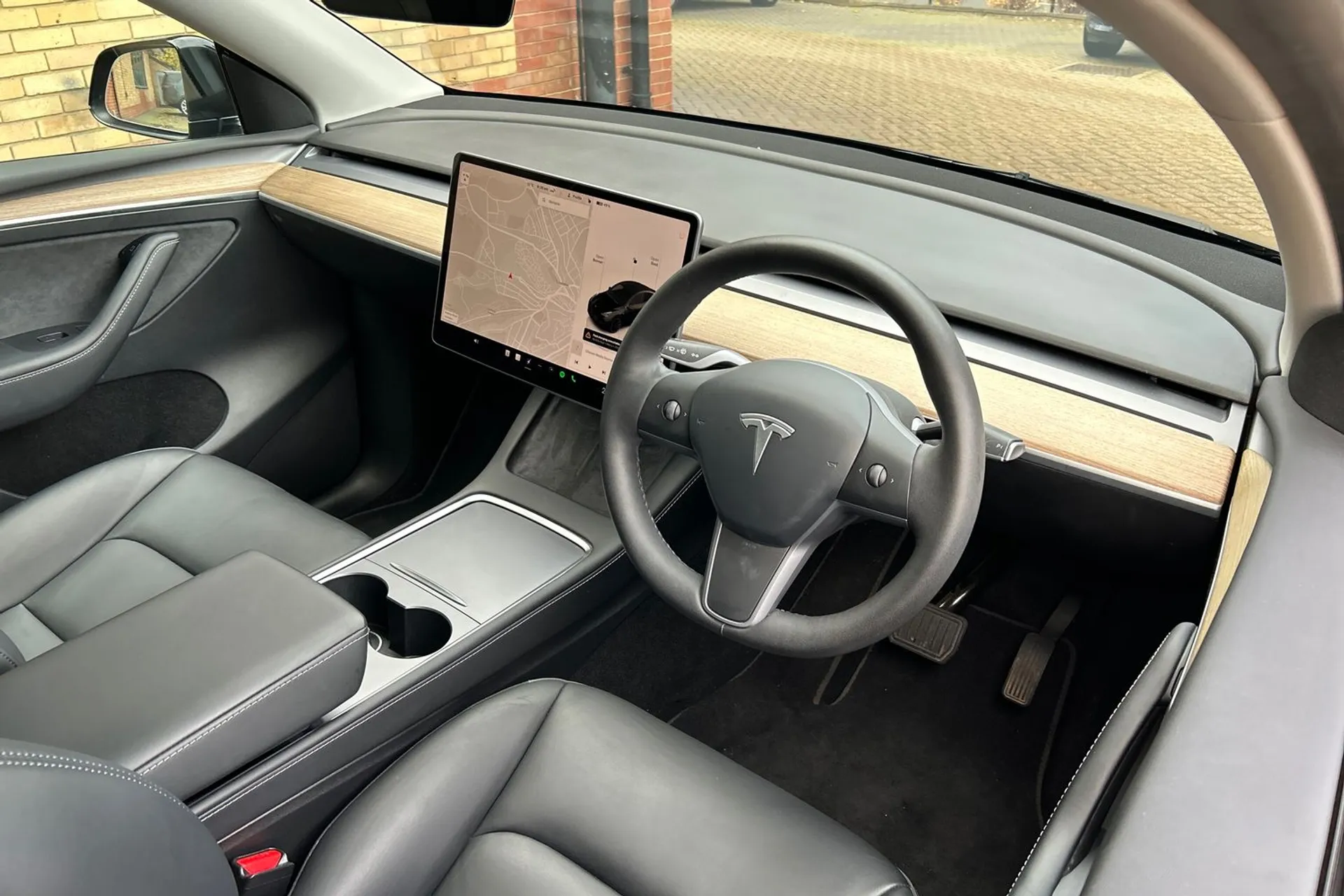 TESLA MODEL Y thumbnail image number 33