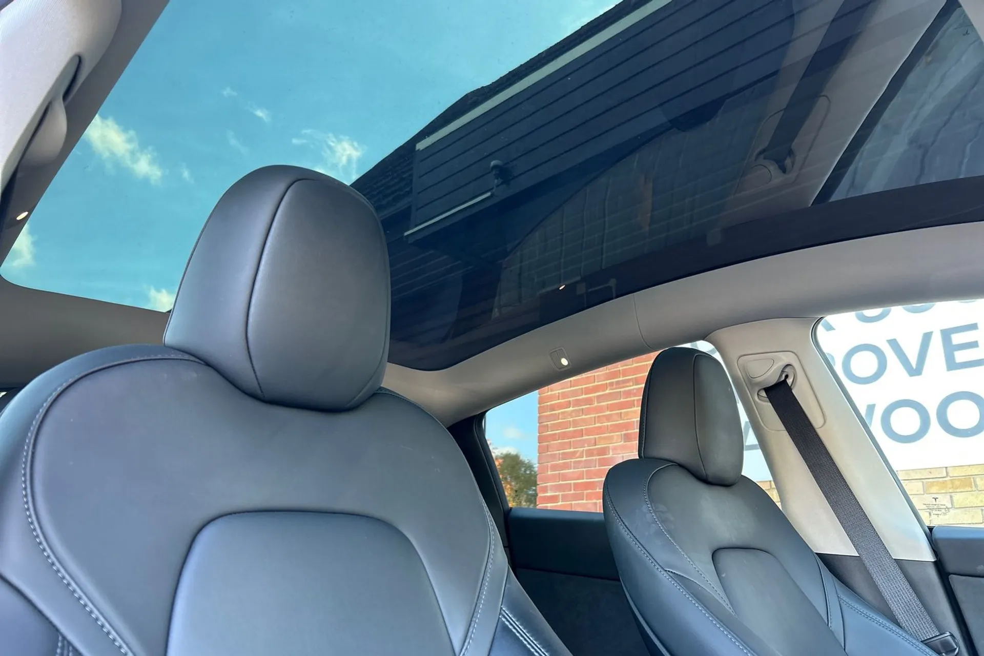 TESLA MODEL Y thumbnail image number 46