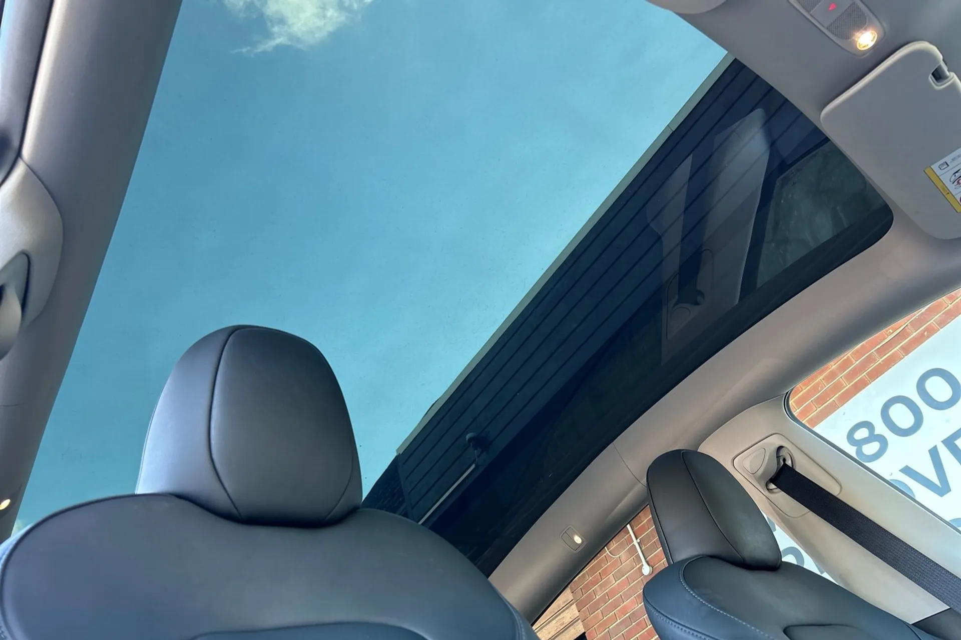 TESLA MODEL Y thumbnail image number 27