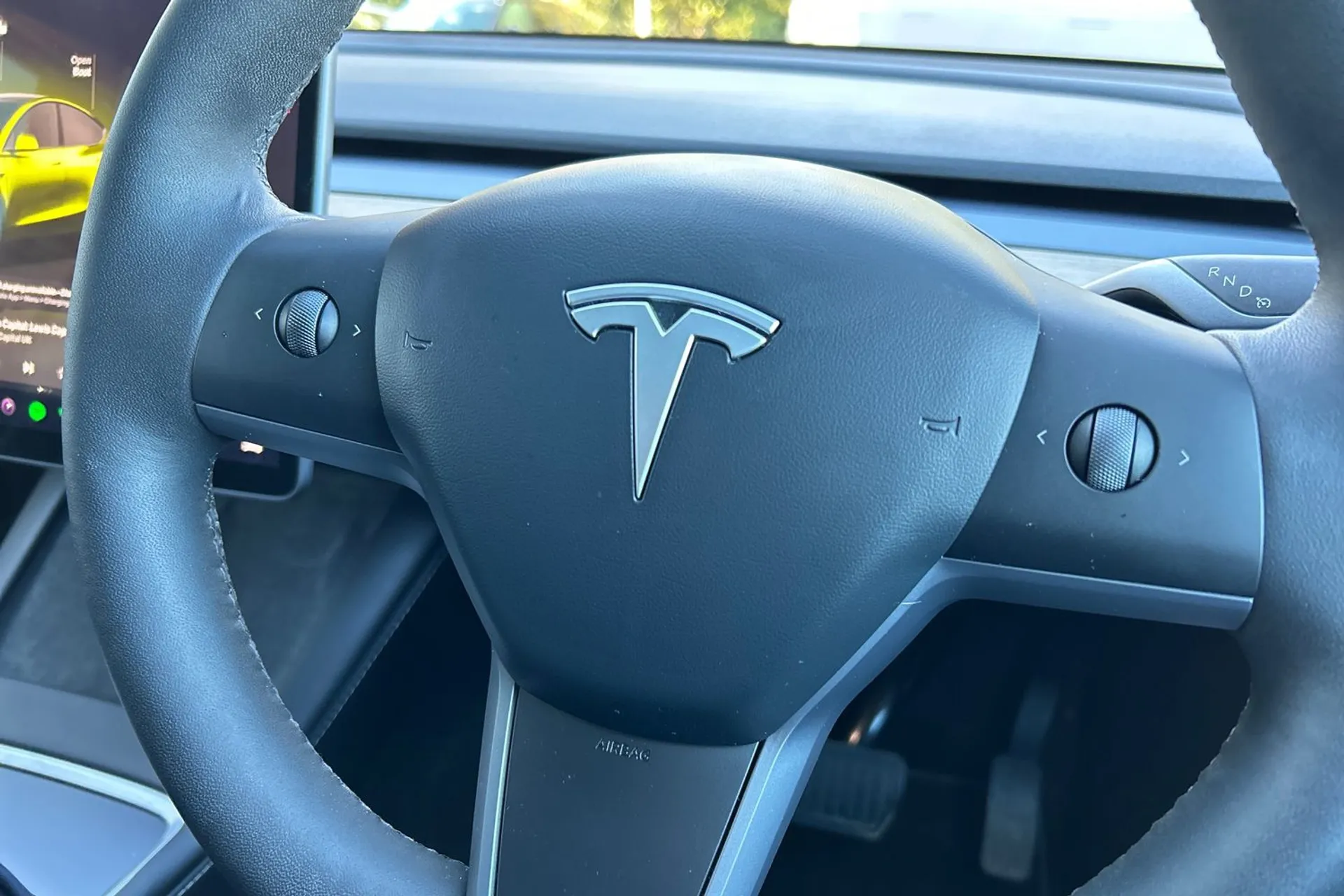 TESLA MODEL Y thumbnail image number 35