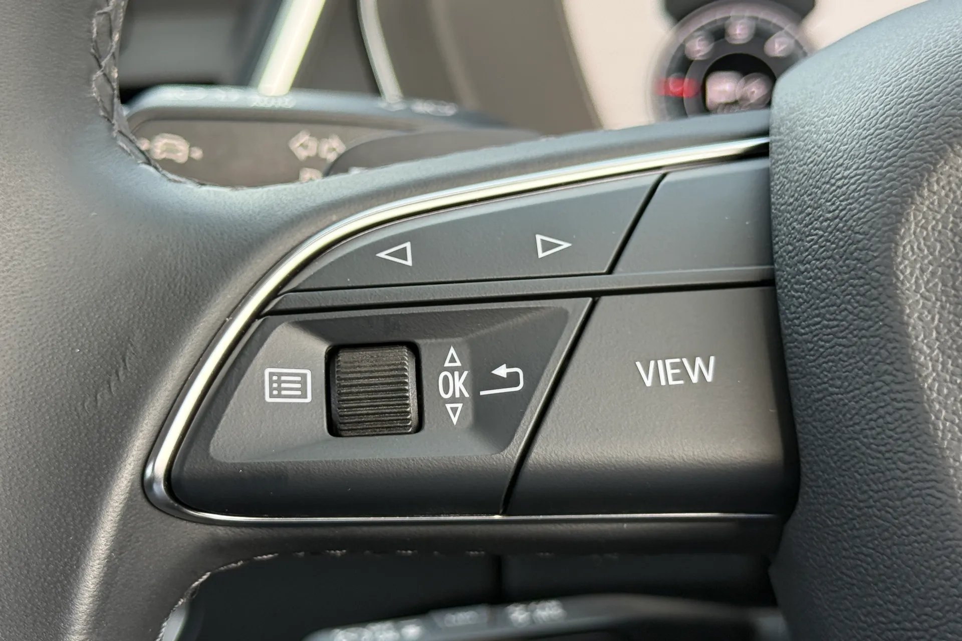 Audi Q5 thumbnail image number 24
