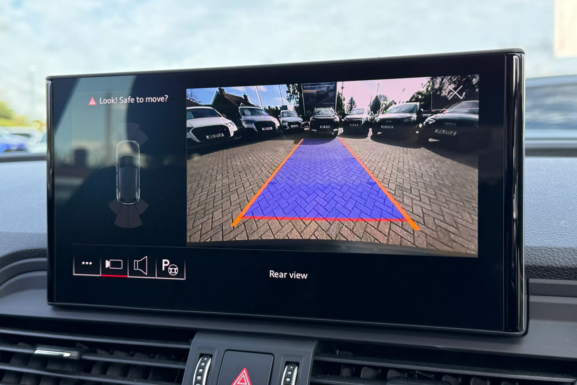 Audi Q5 thumbnail image number 4