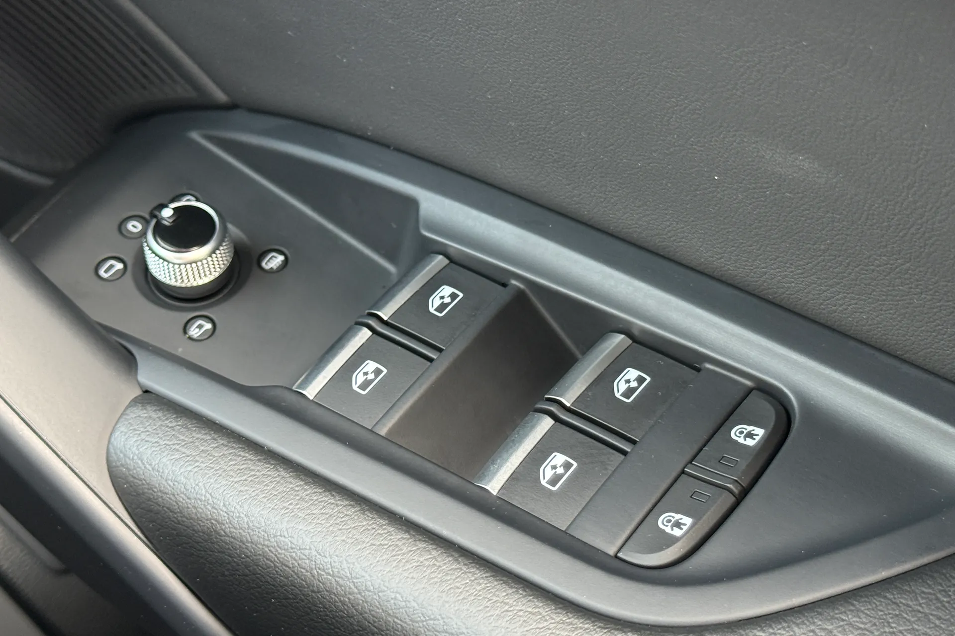 Audi Q5 thumbnail image number 22