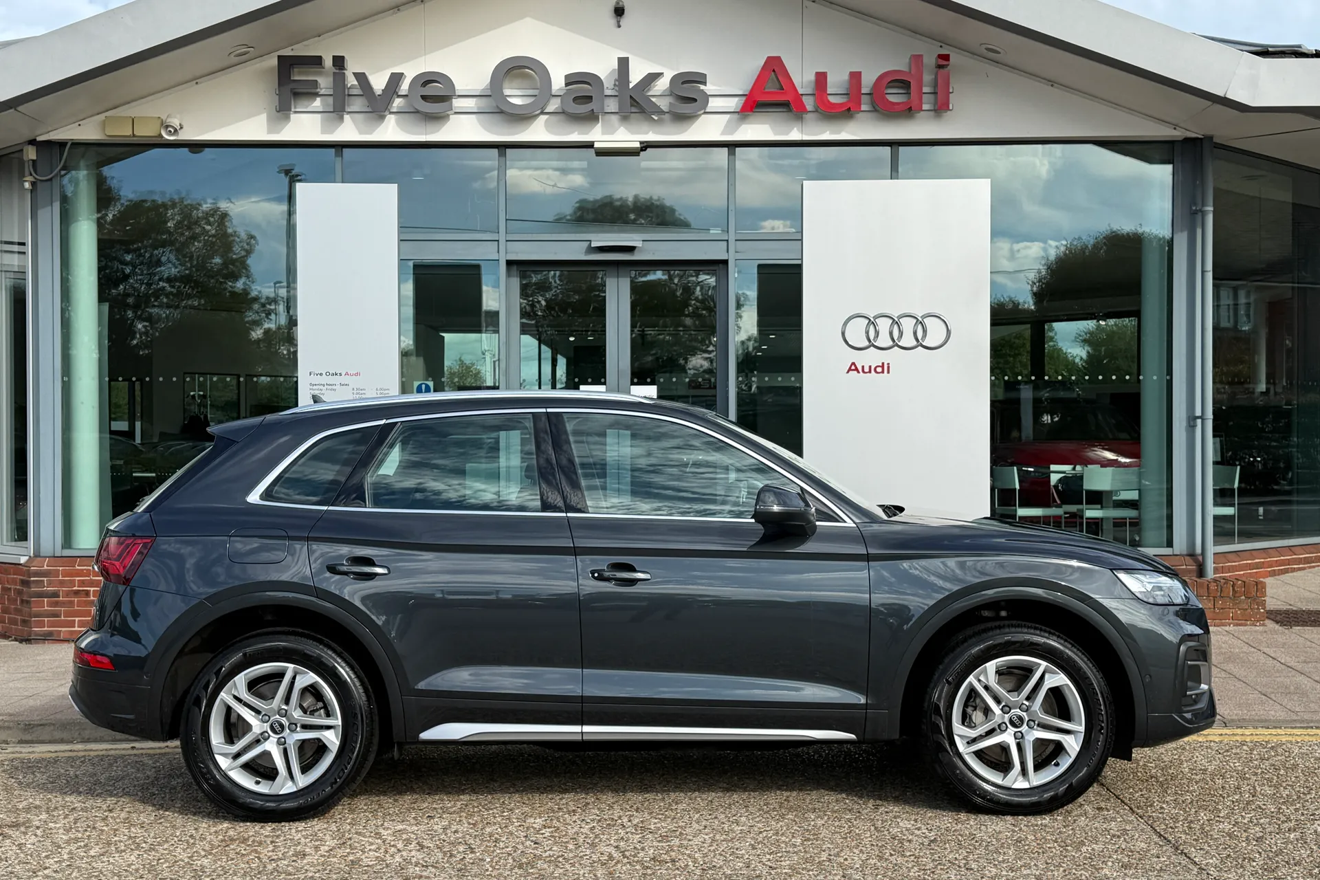 Audi Q5 thumbnail image number 2