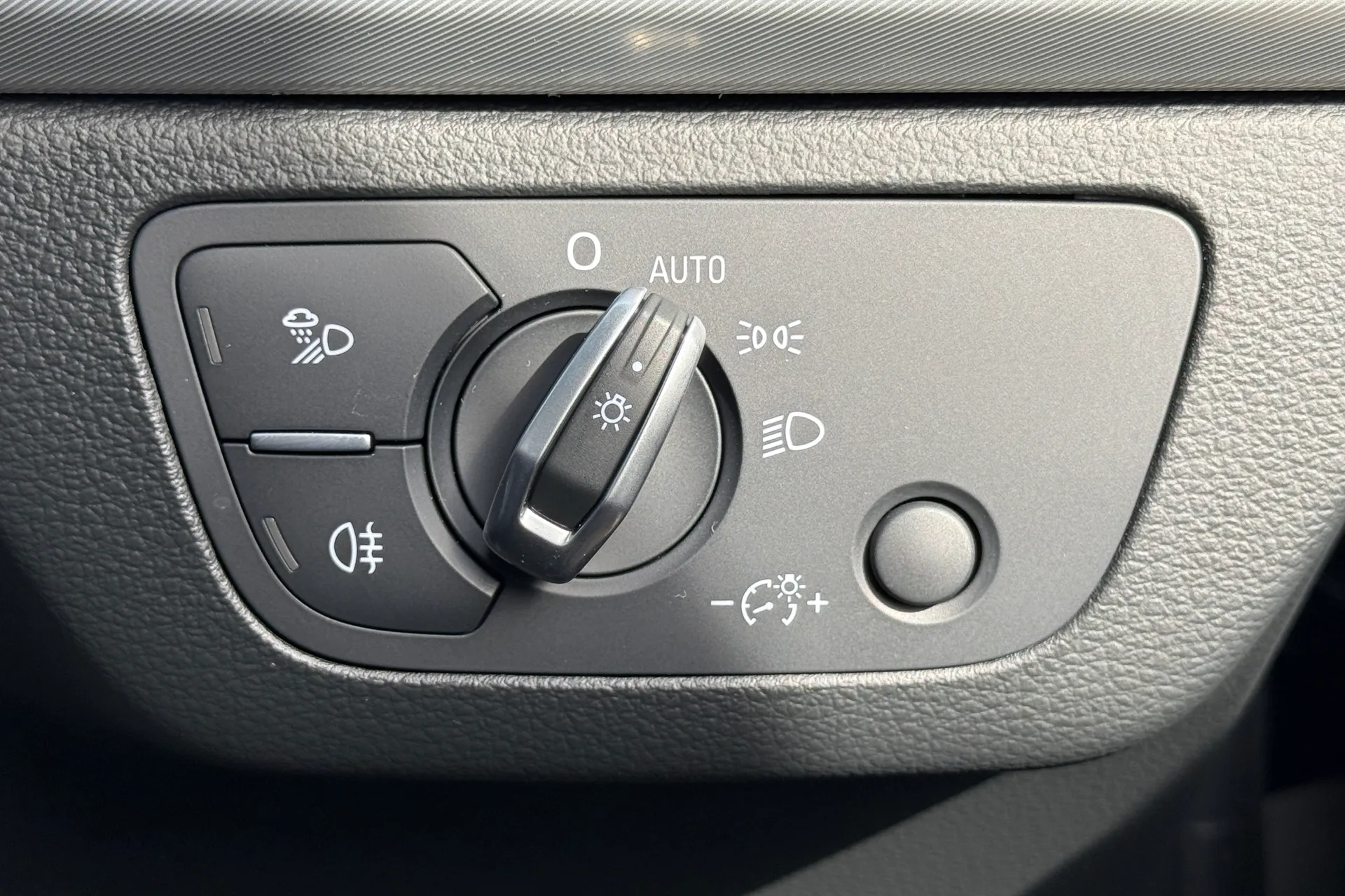 Audi Q5 thumbnail image number 26