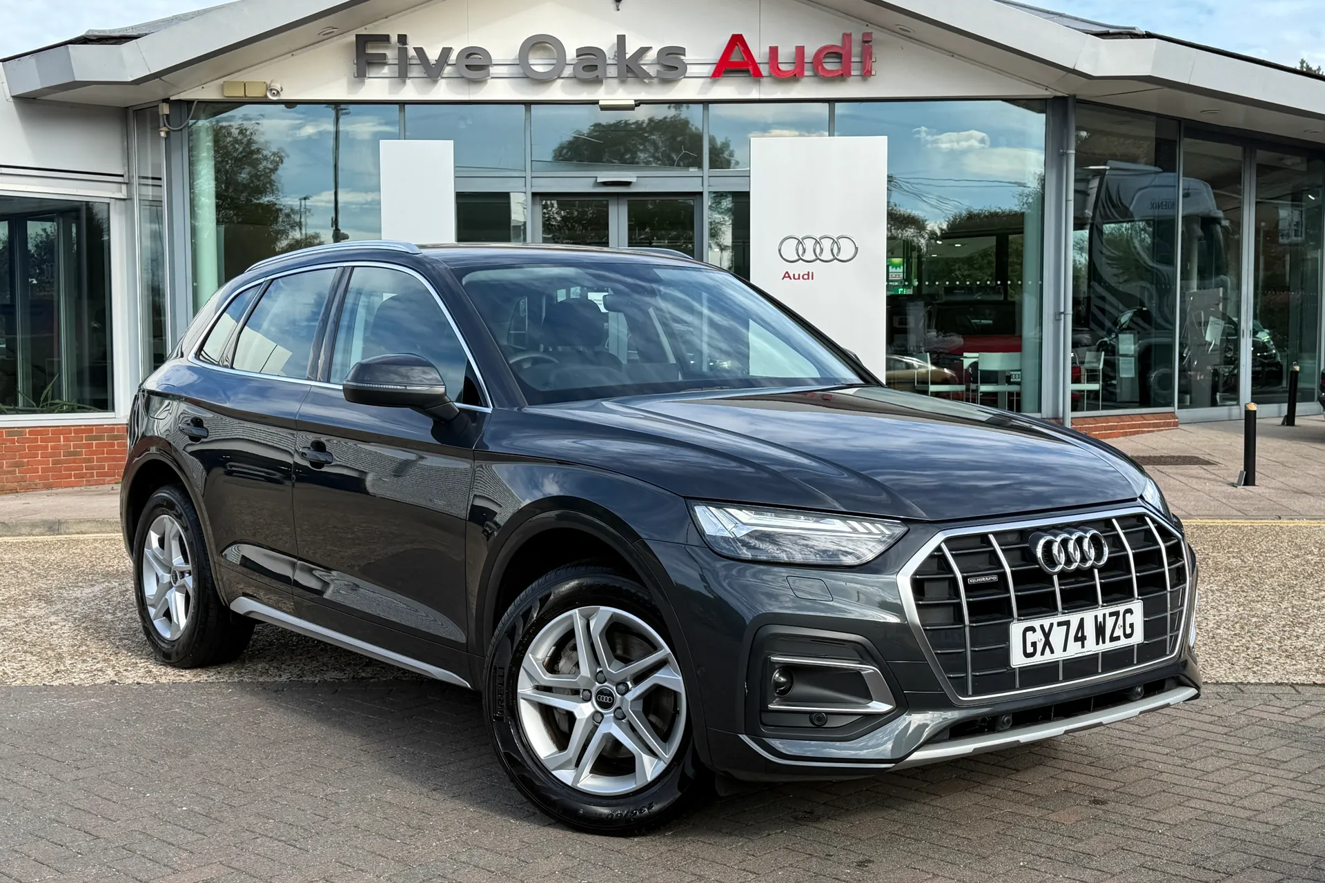 Audi Q5 focused image