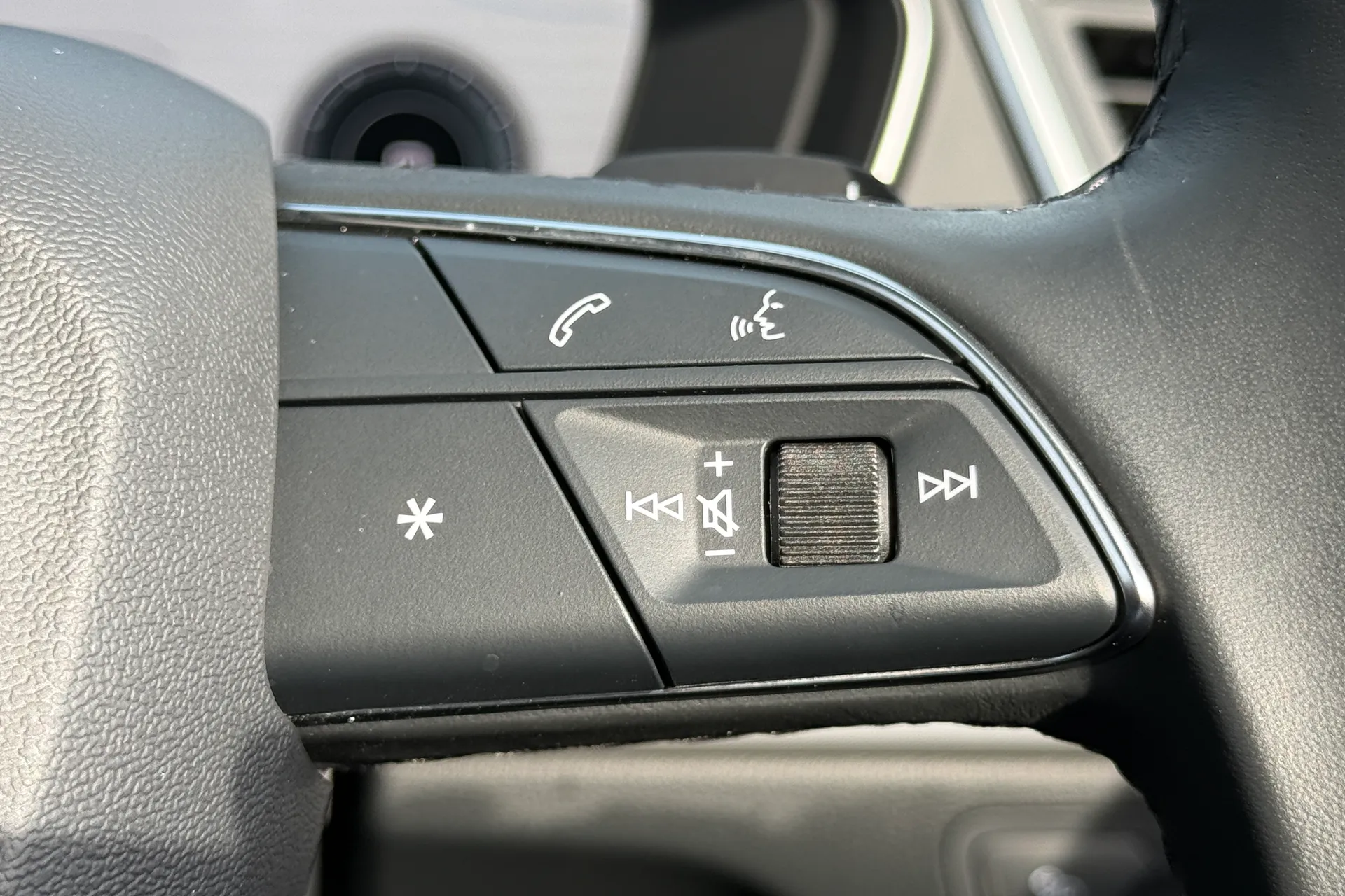 Audi Q5 thumbnail image number 25