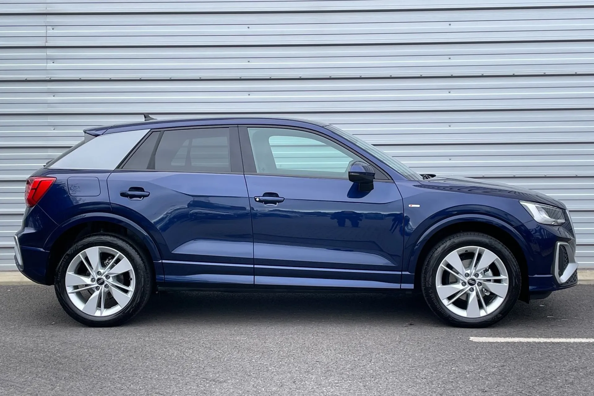 Audi Q2 thumbnail image number 2