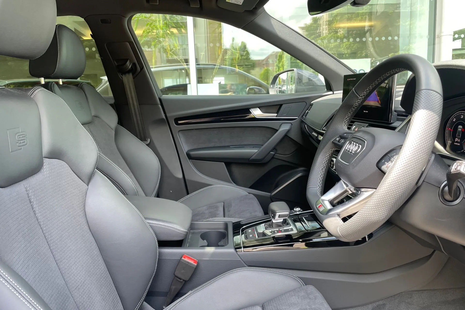 Audi Q5 thumbnail image number 24
