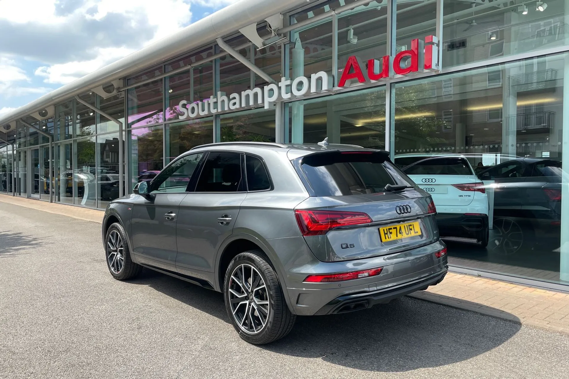 Audi Q5 thumbnail image number 7