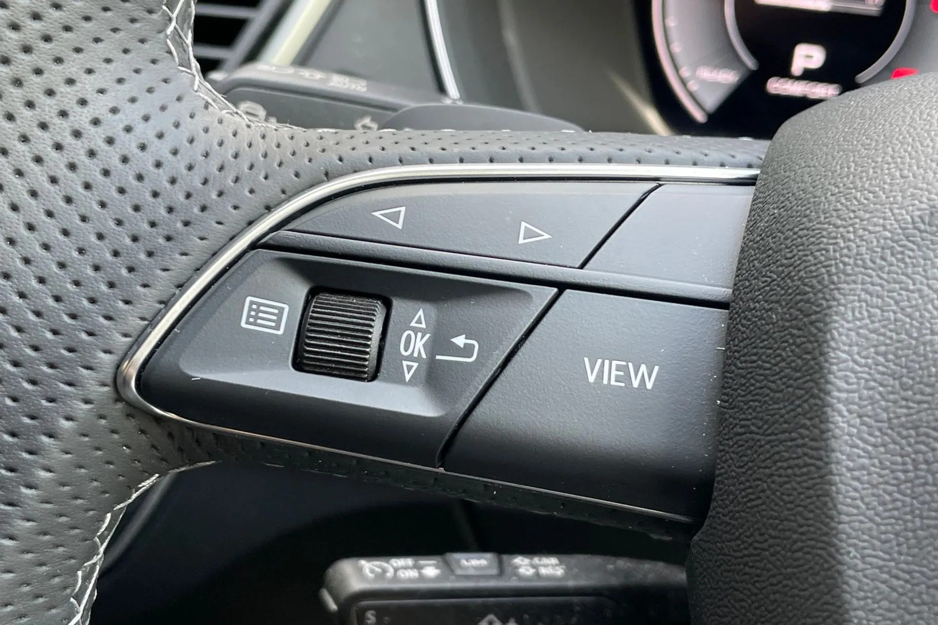 Audi Q5 thumbnail image number 35