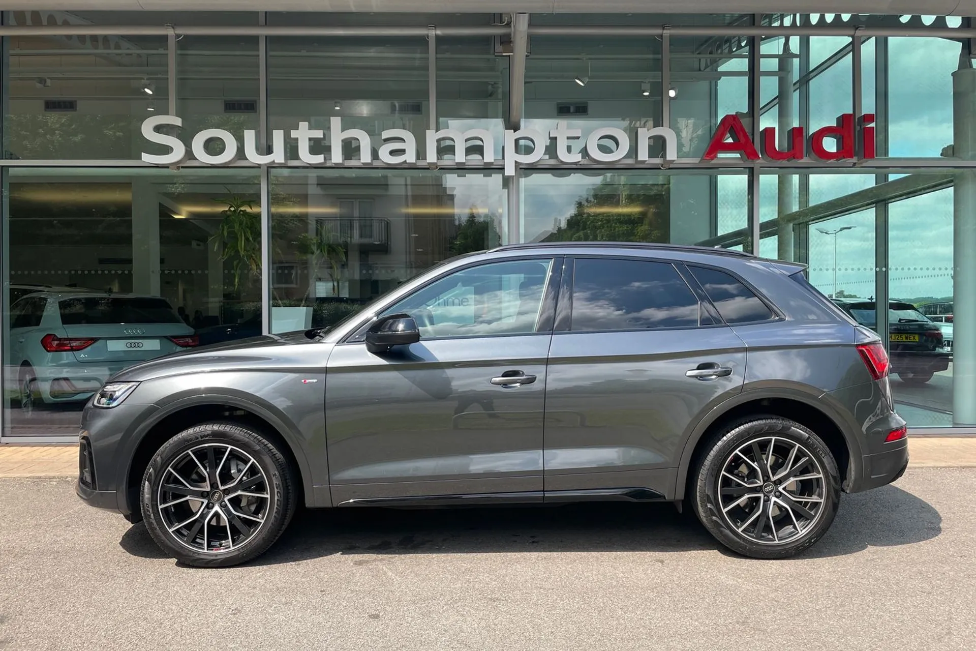 Audi Q5 thumbnail image number 8