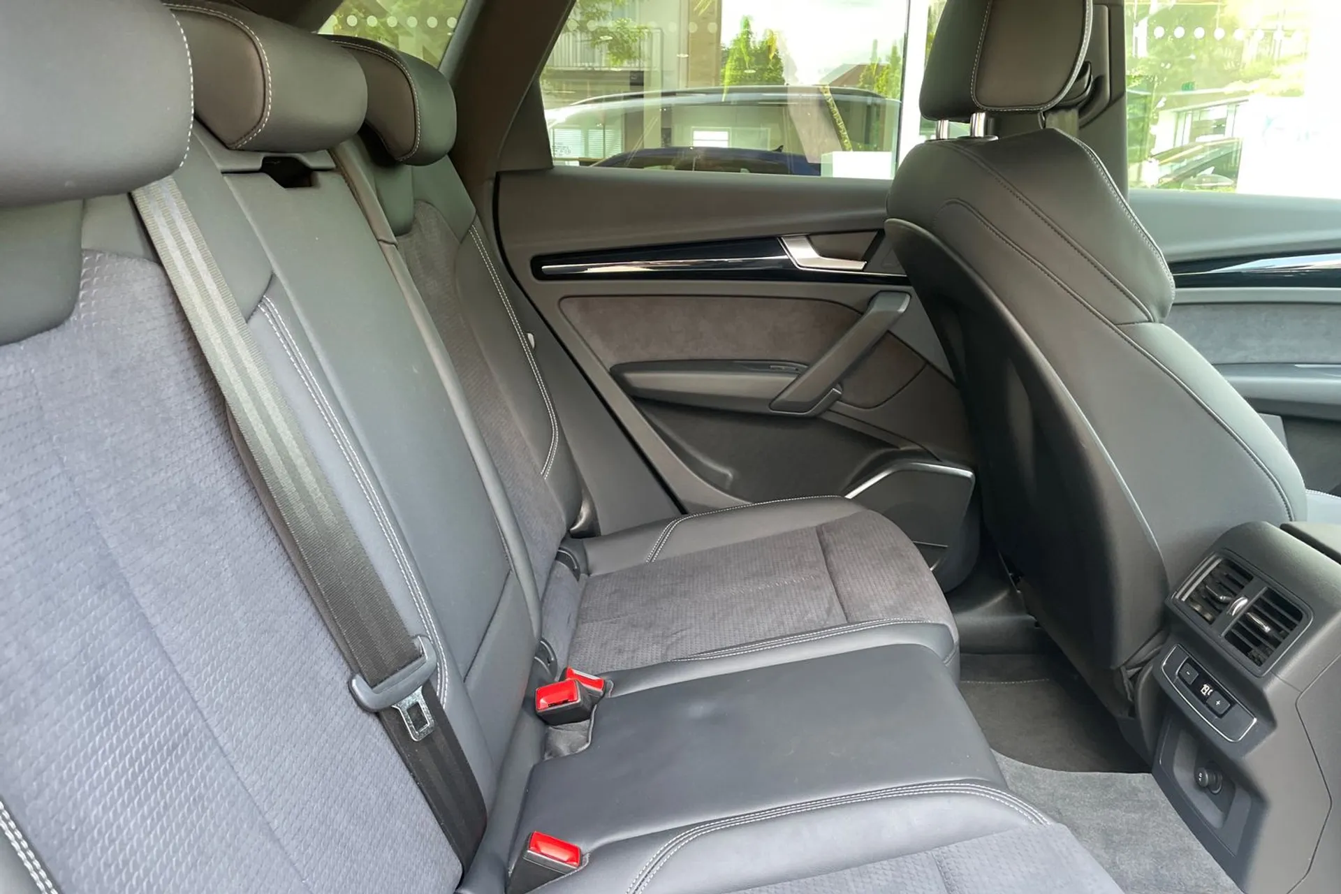 Audi Q5 thumbnail image number 21
