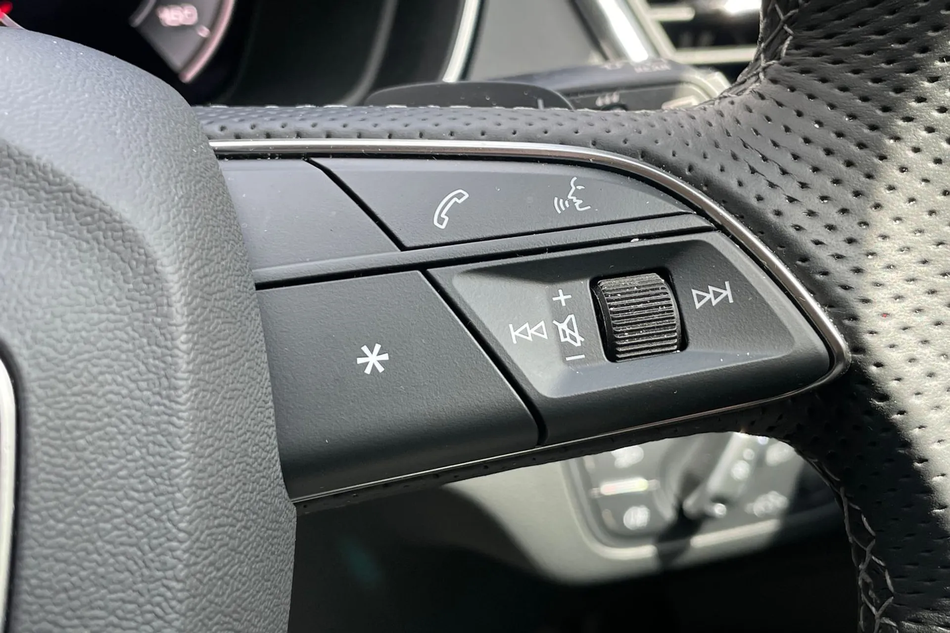 Audi Q5 thumbnail image number 36