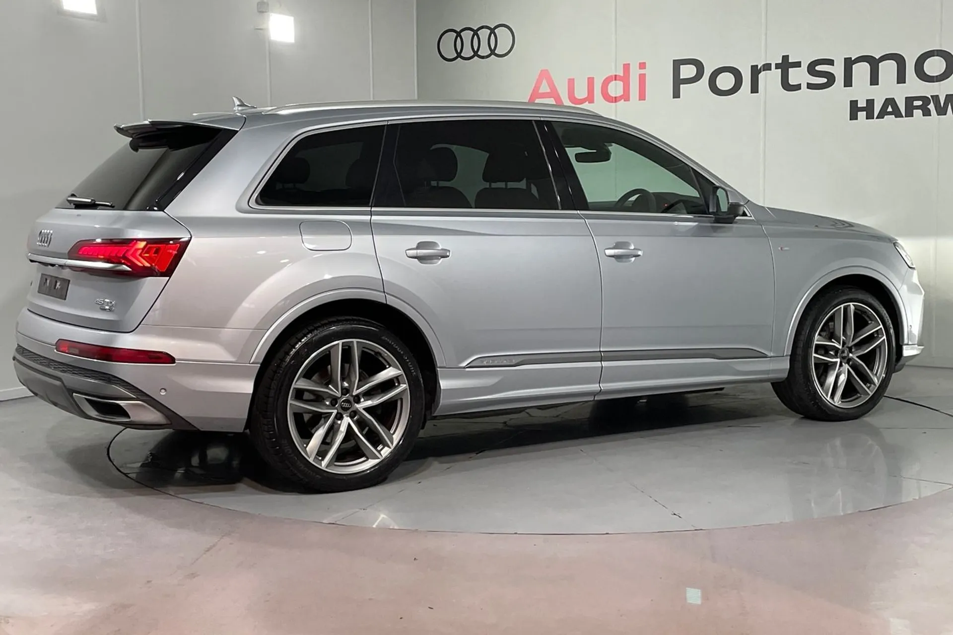 Audi Q7 thumbnail image number 11