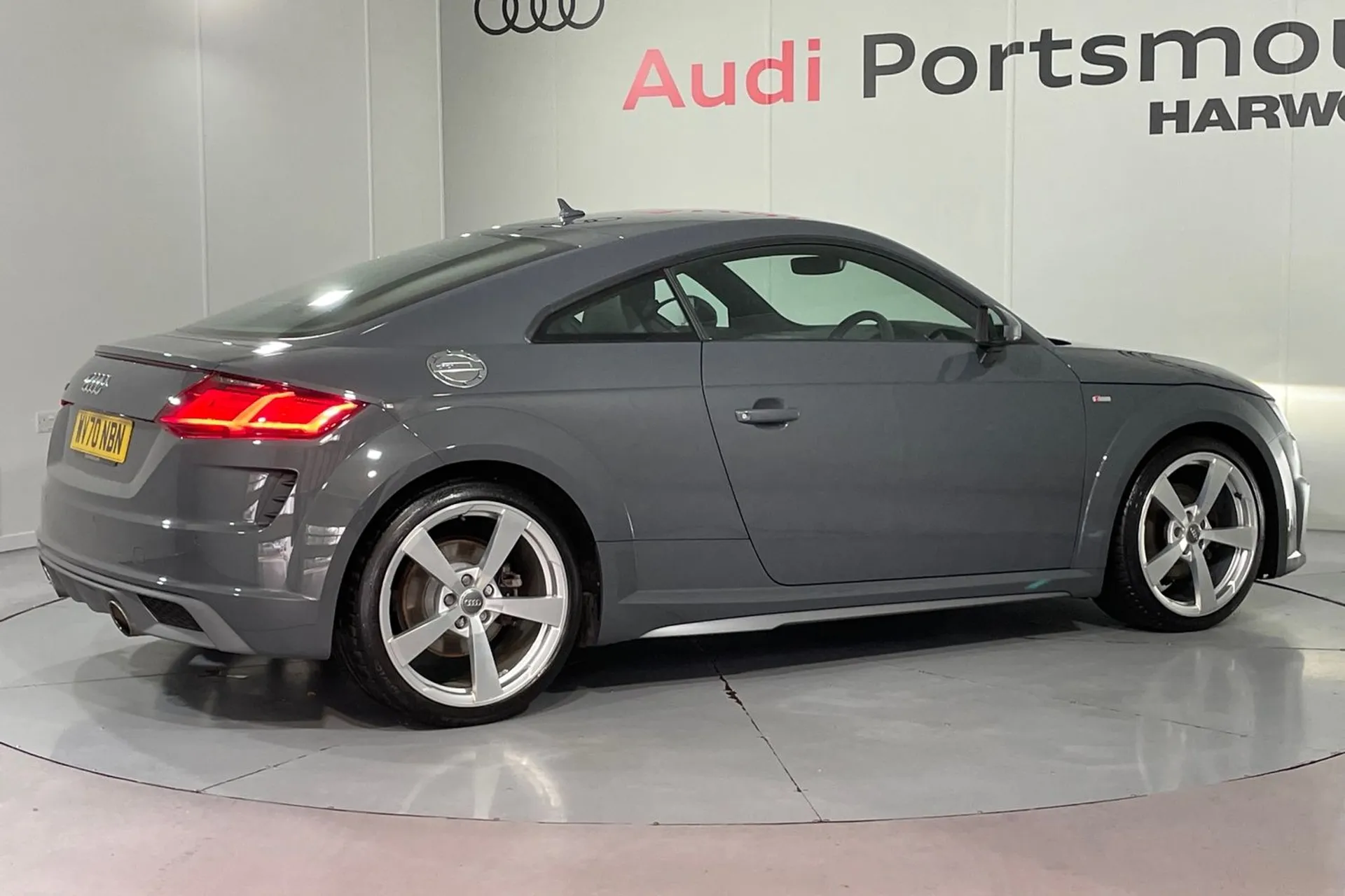 Audi TT thumbnail image number 12