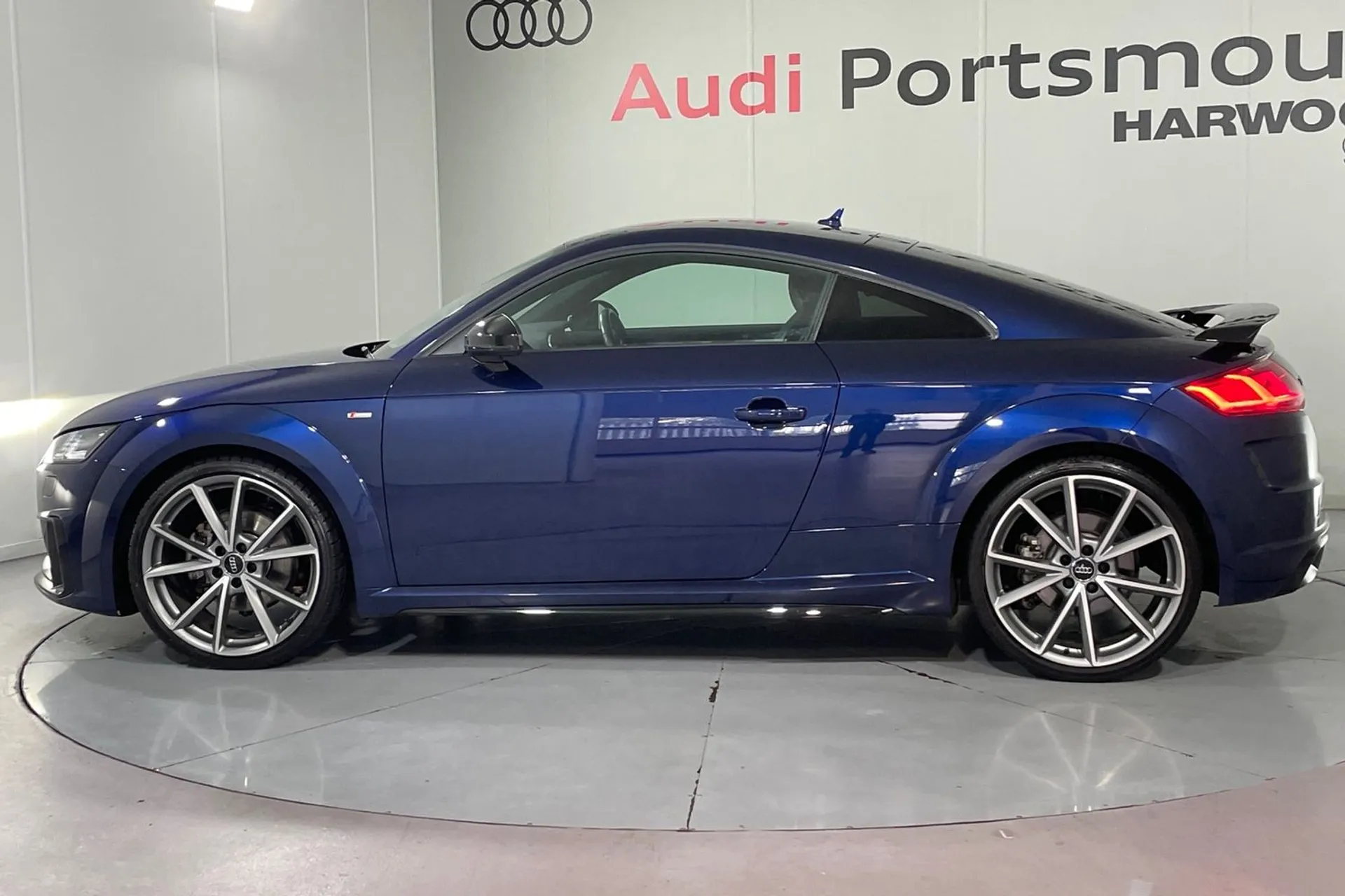 Audi TT thumbnail image number 10