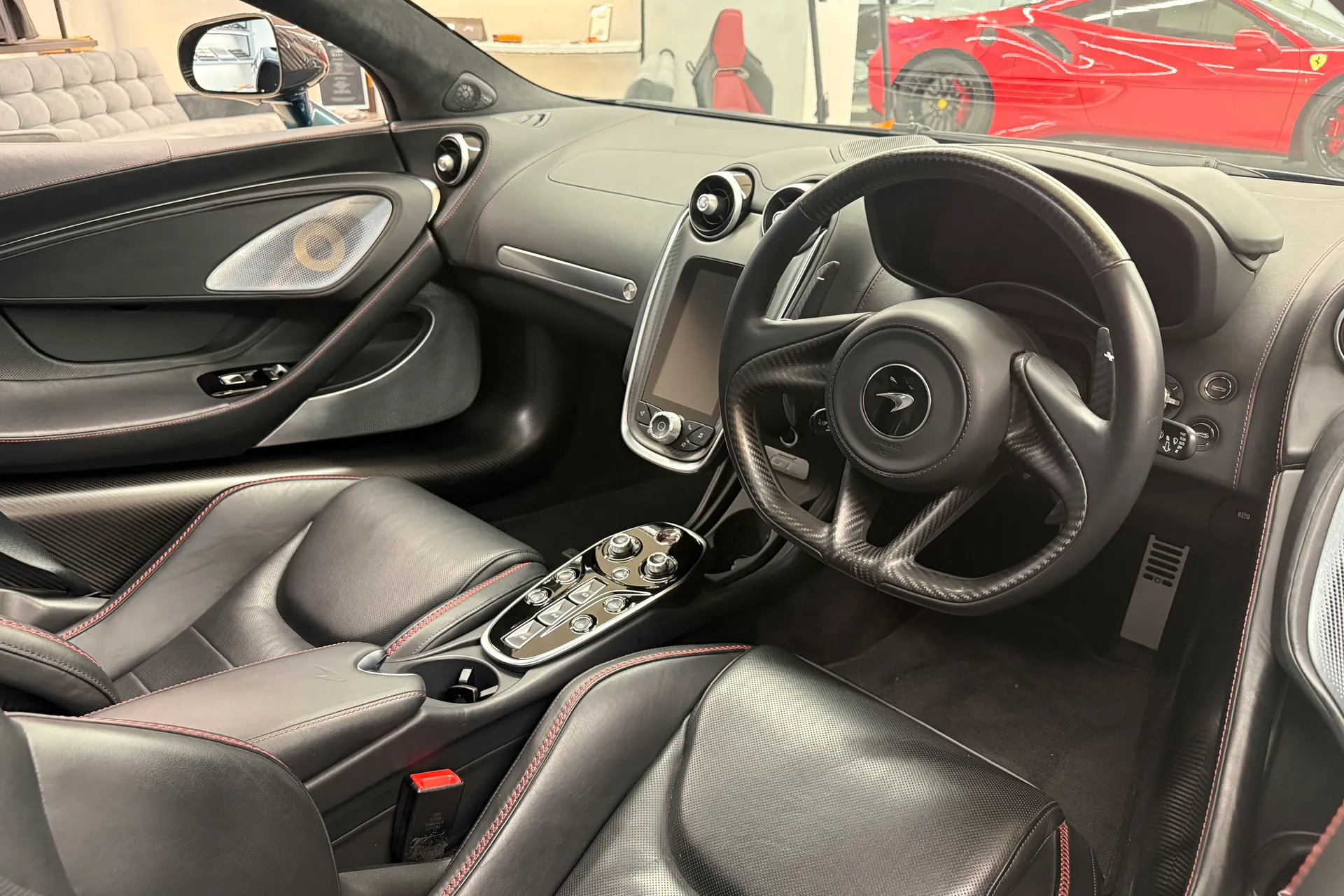 McLaren GT thumbnail image number 4