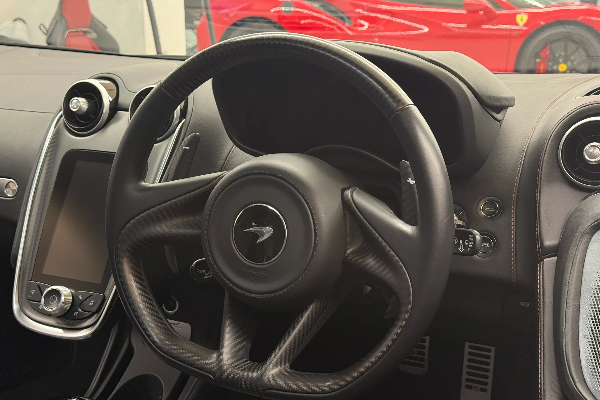 McLaren GT thumbnail image number 14