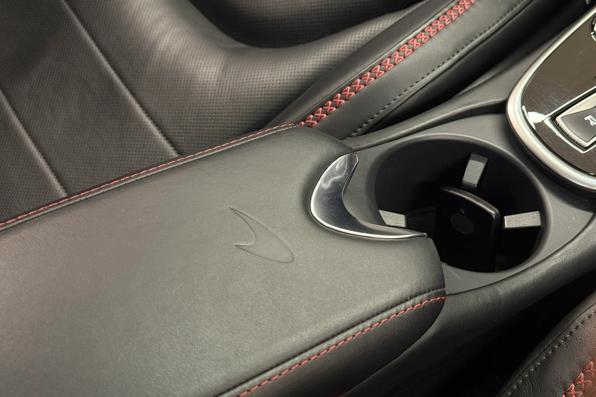 McLaren GT thumbnail image number 23