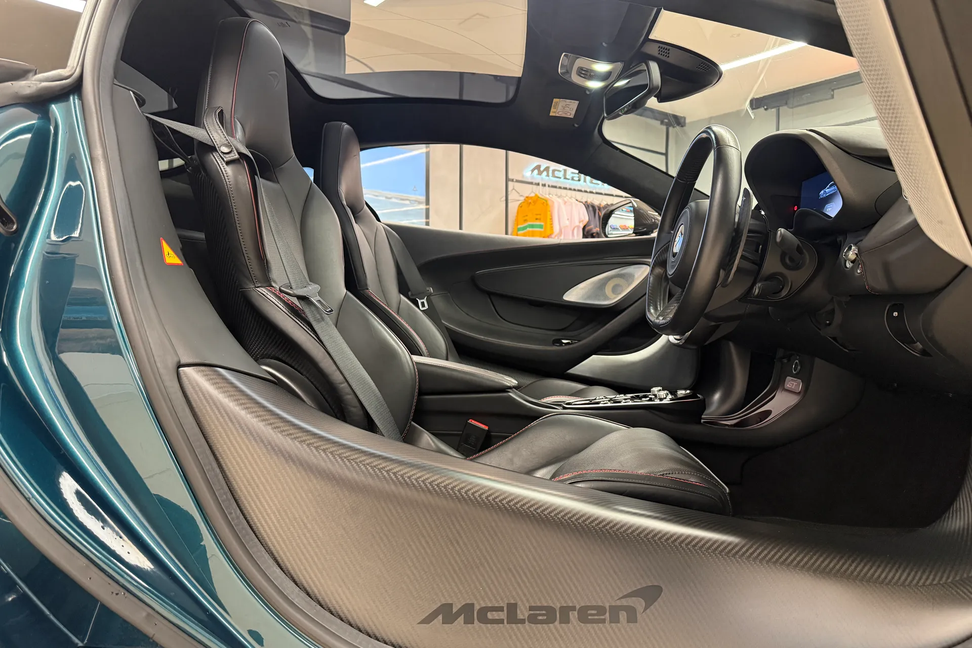 McLaren GT thumbnail image number 8