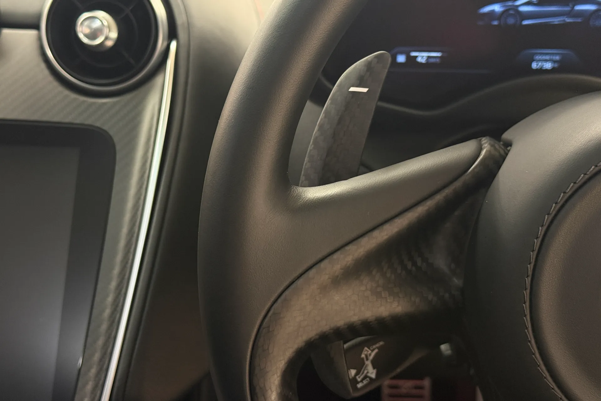 McLaren GT thumbnail image number 24