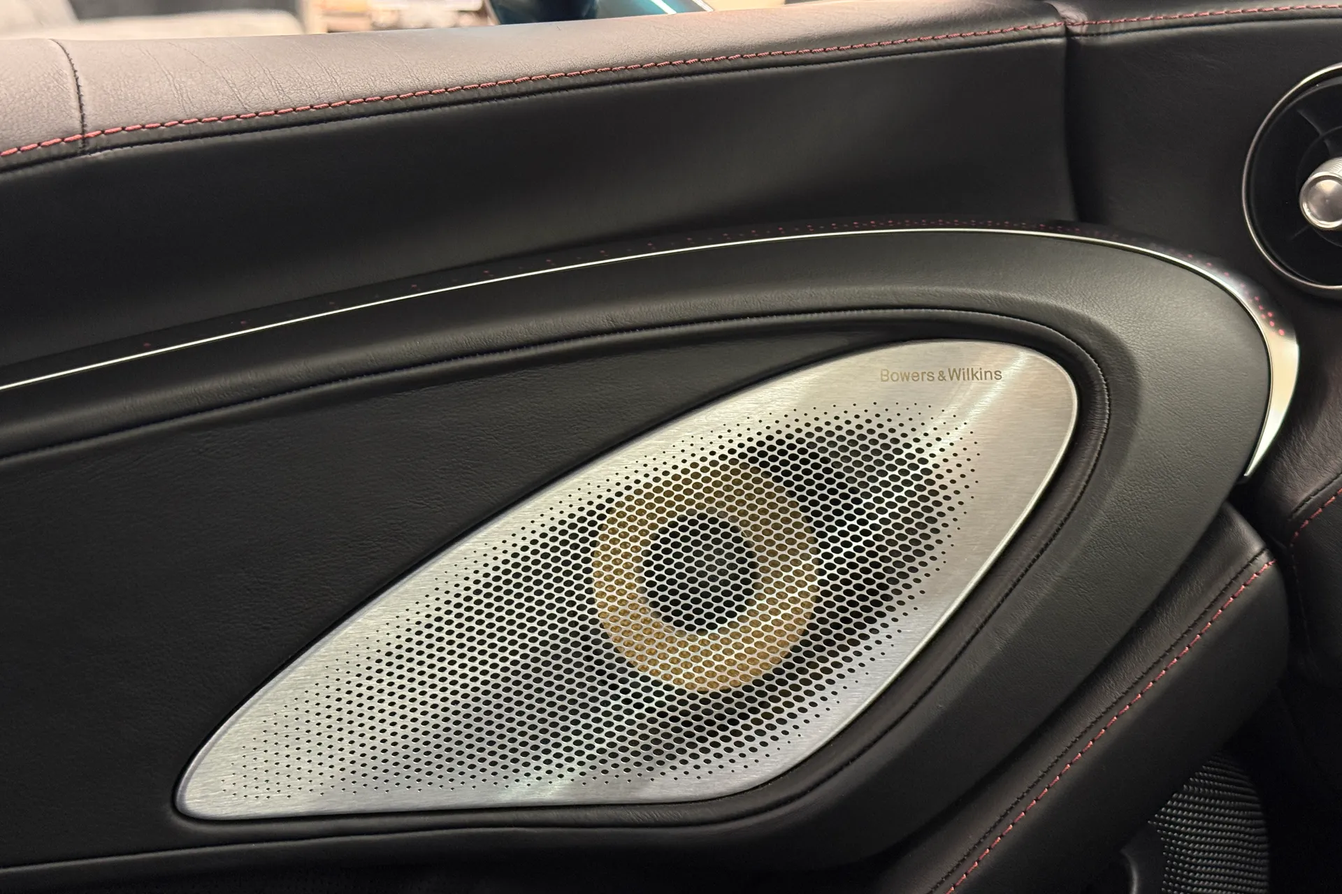 McLaren GT thumbnail image number 22