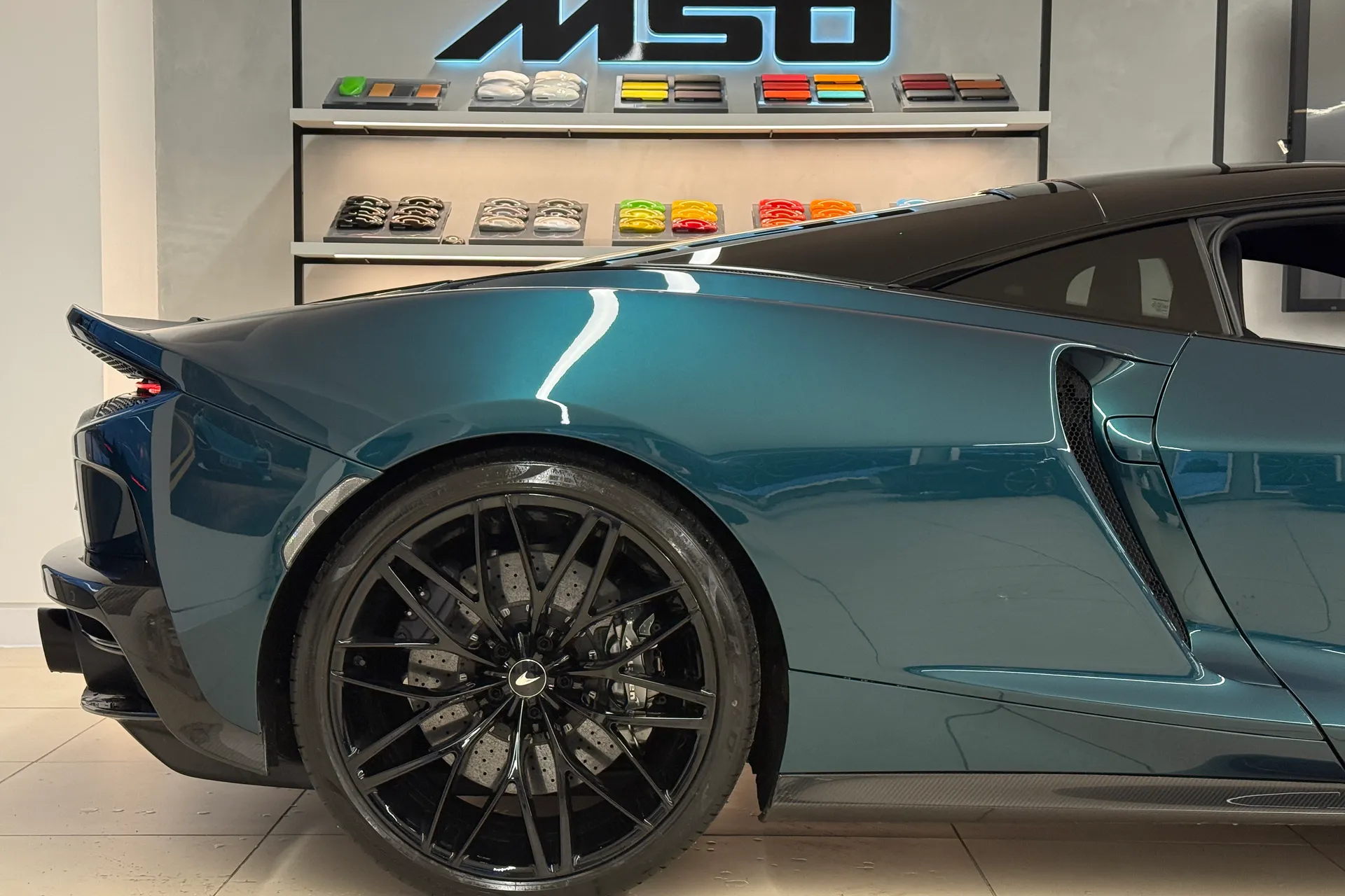 McLaren GT thumbnail image number 12